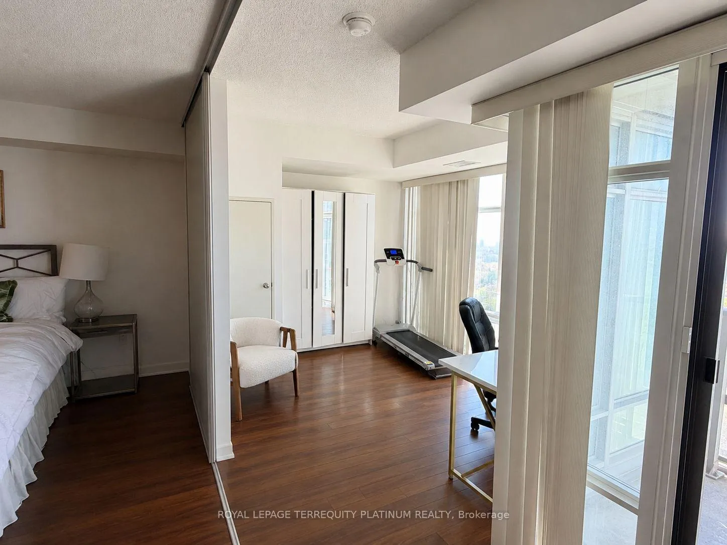 Photo 4 of Unit 2703, 2191 Yonge Street, Toronto, Mount Pleasant East — HOMEH