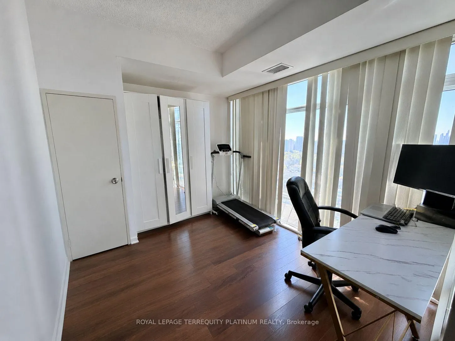 Photo 5 of Unit 2703, 2191 Yonge Street, Toronto, Mount Pleasant East — HOMEH