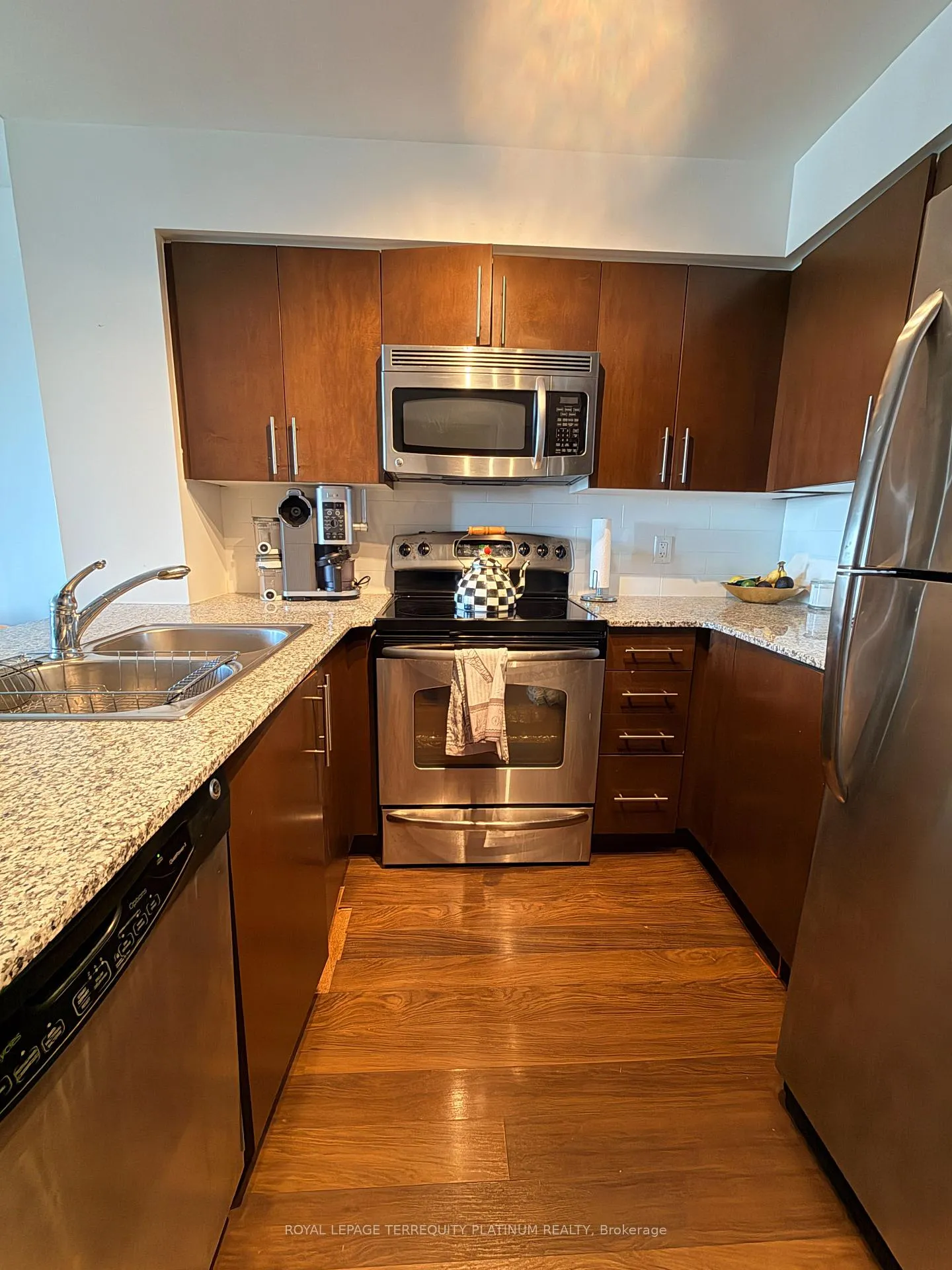 Photo 7 of Unit 2703, 2191 Yonge Street, Toronto, Mount Pleasant East — HOMEH