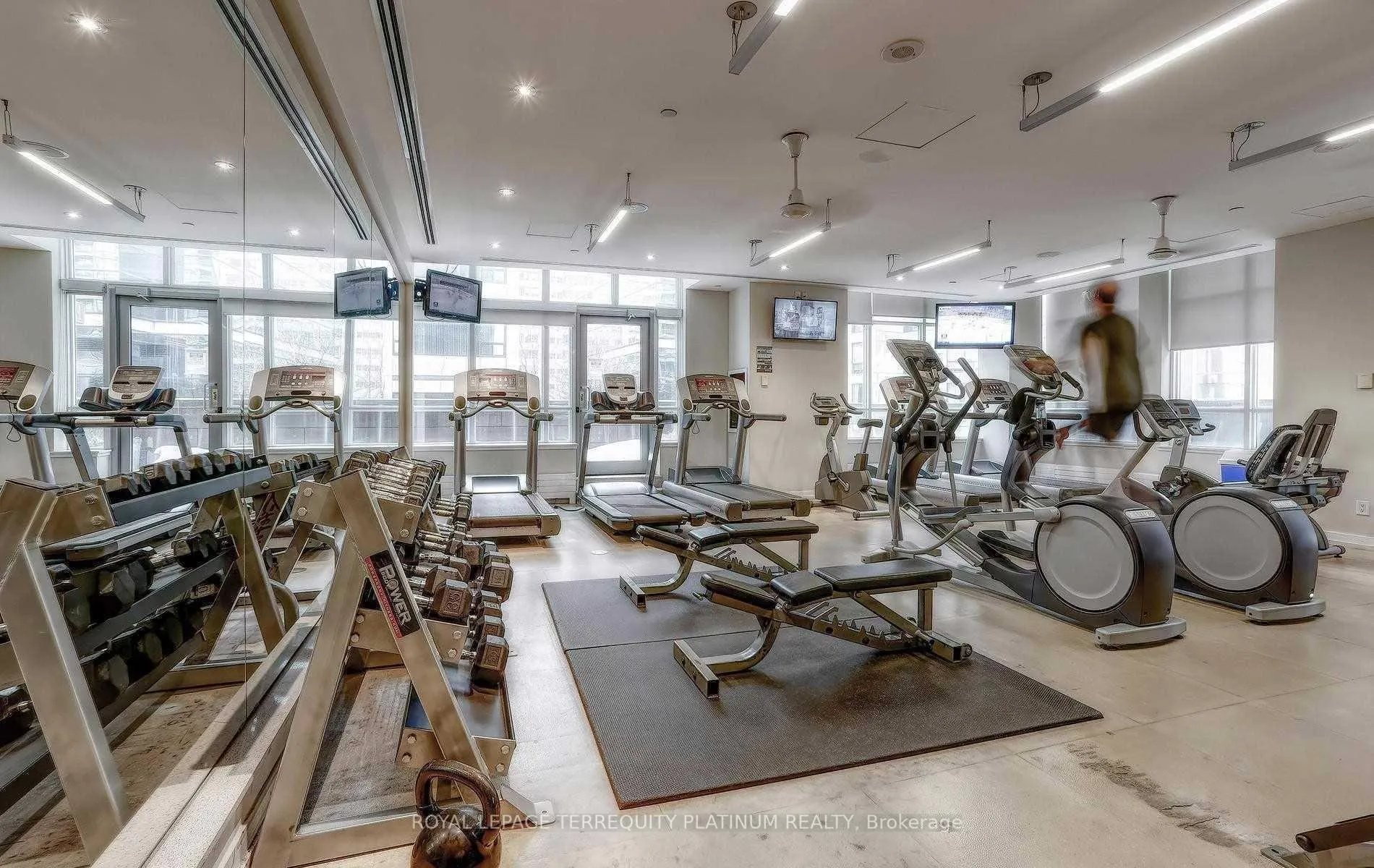 Photo 10 of Unit 2703, 2191 Yonge Street, Toronto, Mount Pleasant East — HOMEH