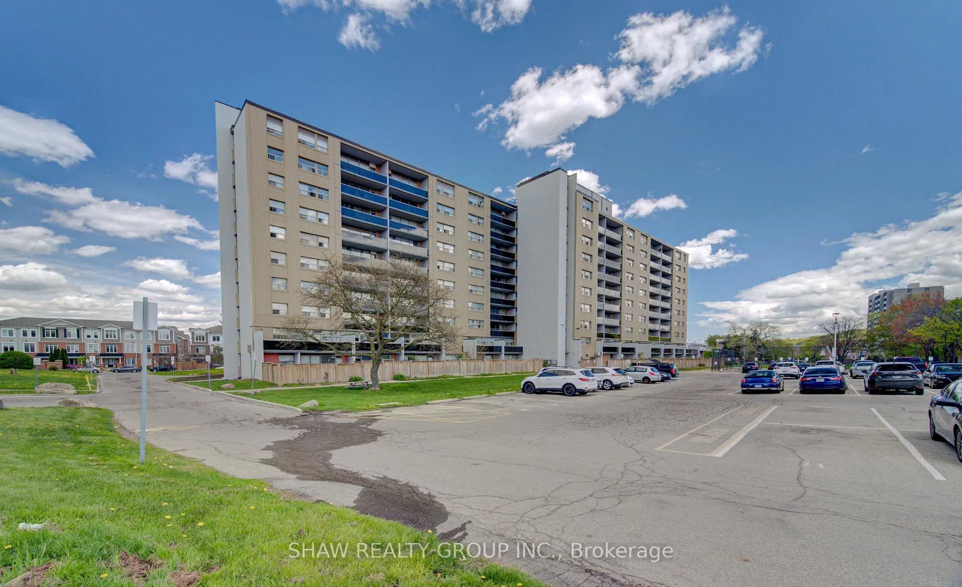 Photo 2 of Unit 914, 15 Albright Road, Hamilton, Vincent — HOMEH