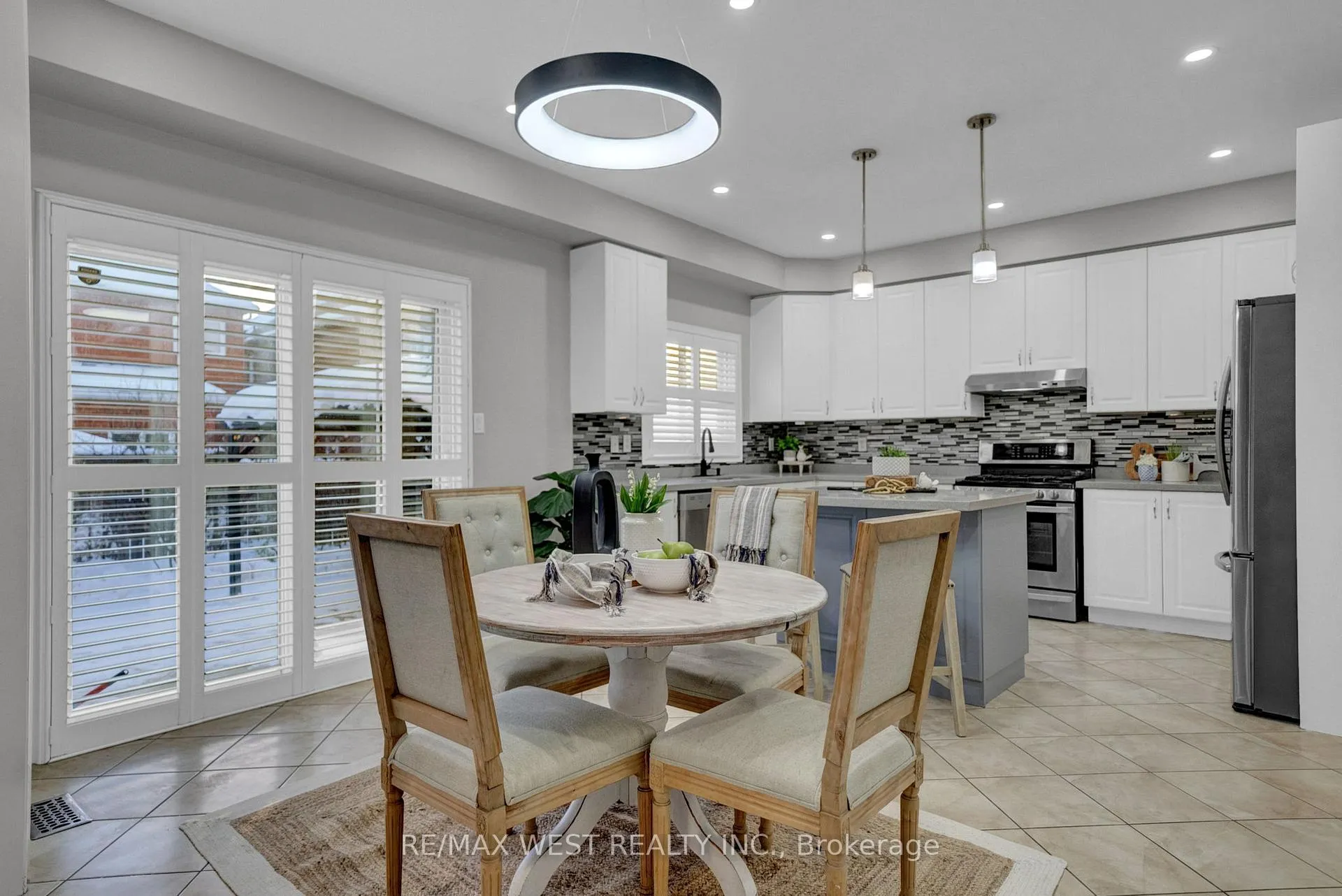 Photo 12 of 1043 Coldstream Drive, Oshawa, Taunton — HOMEH