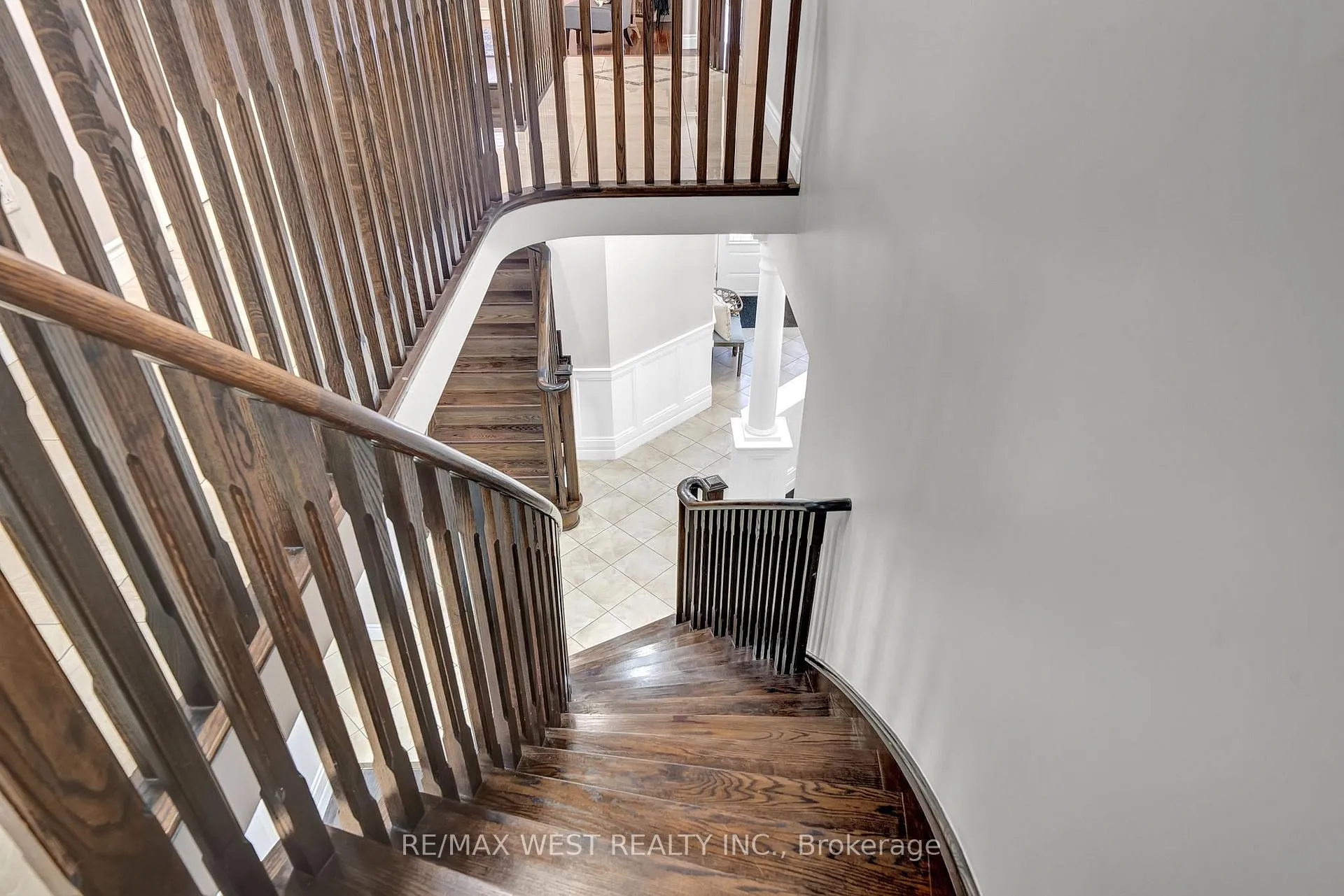 Photo 29 of 1043 Coldstream Drive, Oshawa, Taunton — HOMEH