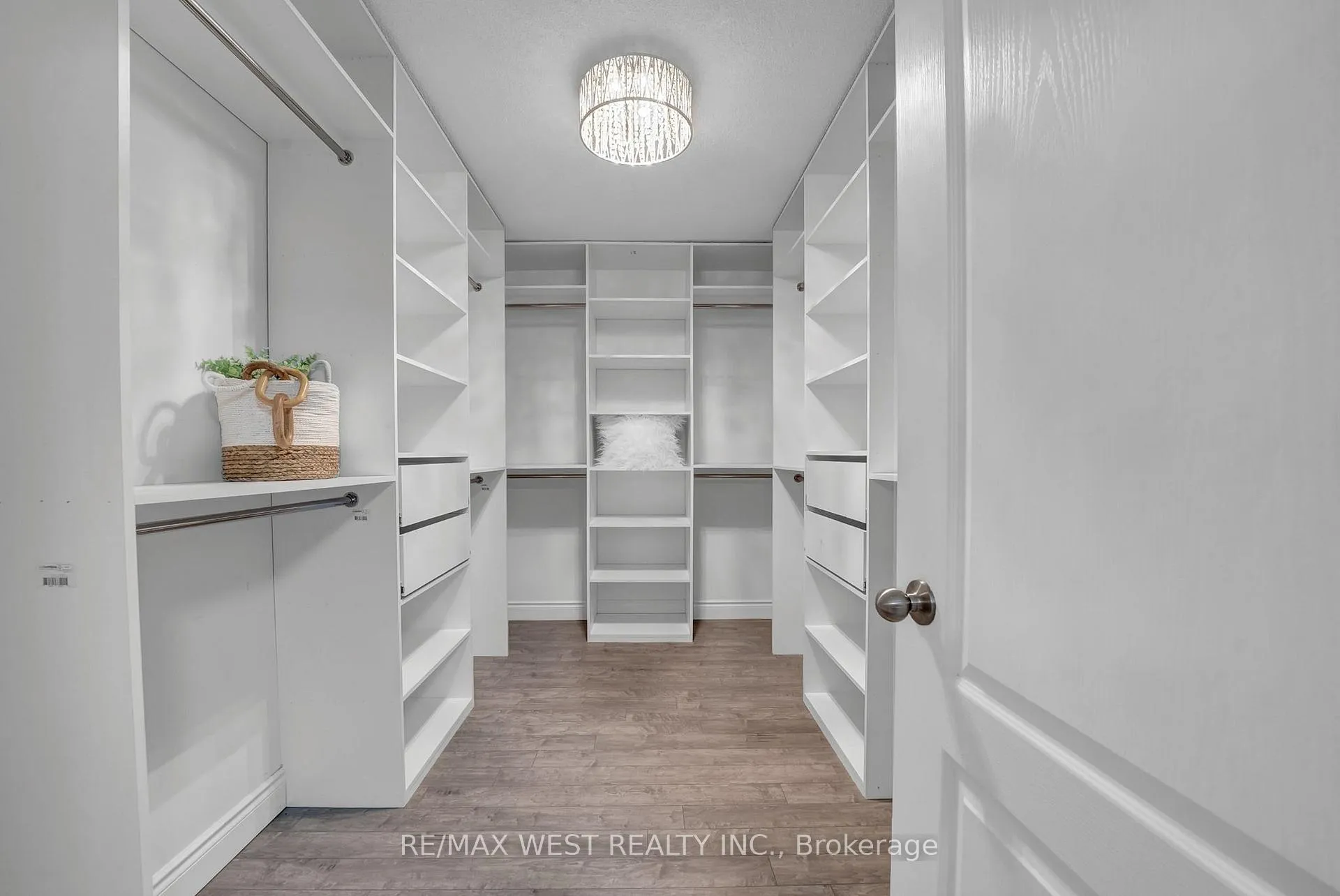Photo 32 of 1043 Coldstream Drive, Oshawa, Taunton — HOMEH