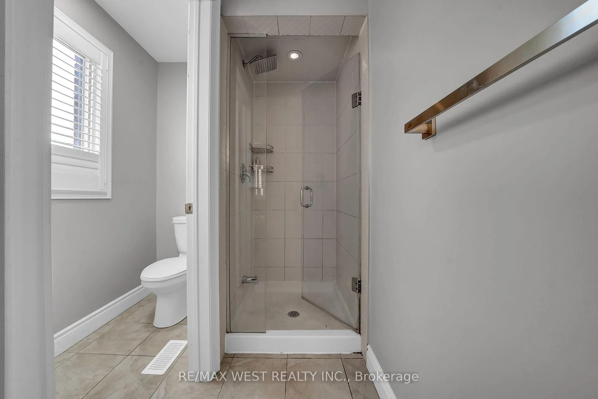 Photo 35 of 1043 Coldstream Drive, Oshawa, Taunton — HOMEH
