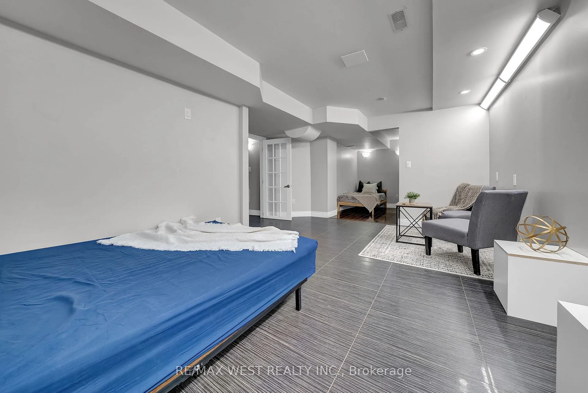 Photo 40 of 1043 Coldstream Drive, Oshawa, Taunton — HOMEH