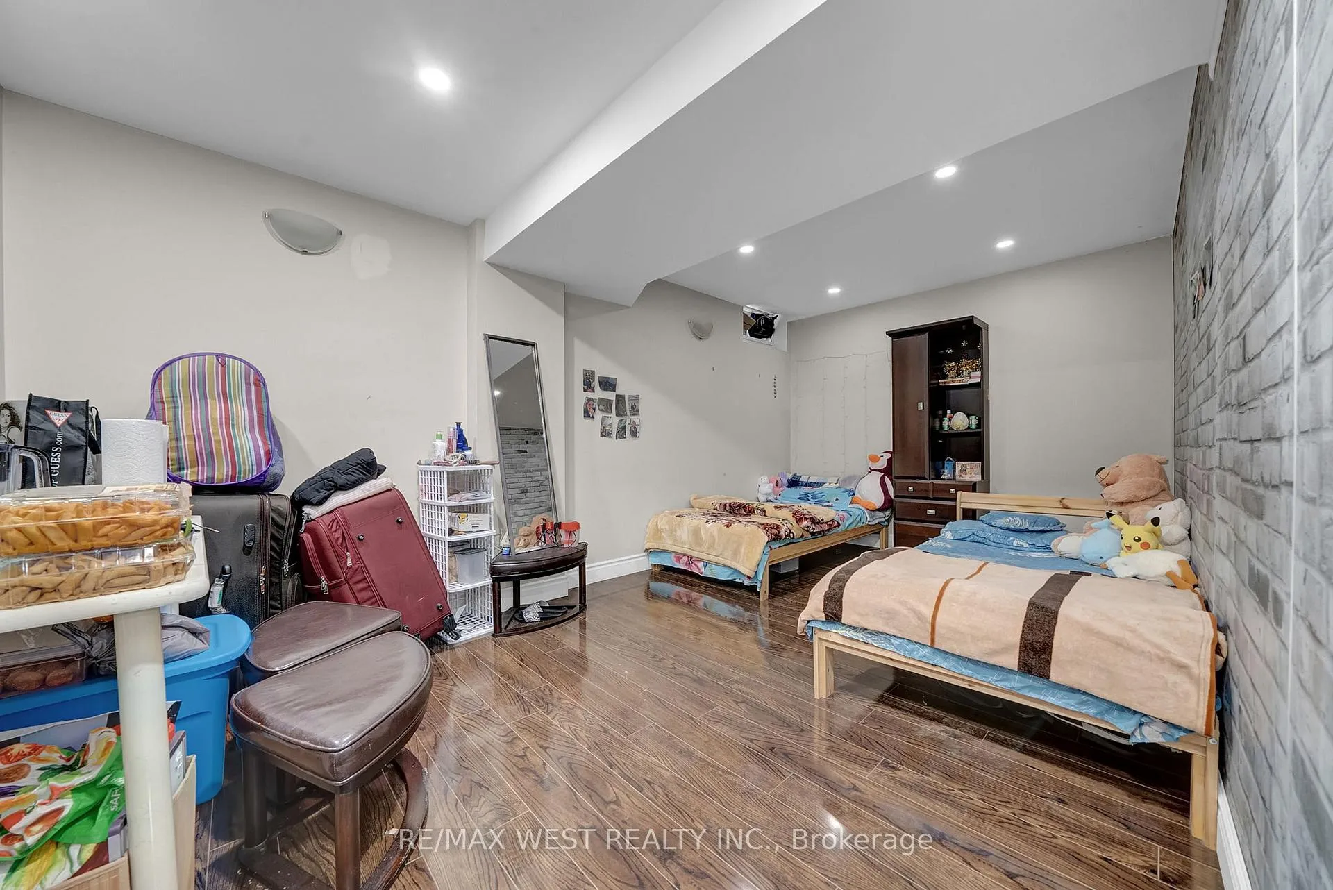 Photo 45 of 1043 Coldstream Drive, Oshawa, Taunton — HOMEH