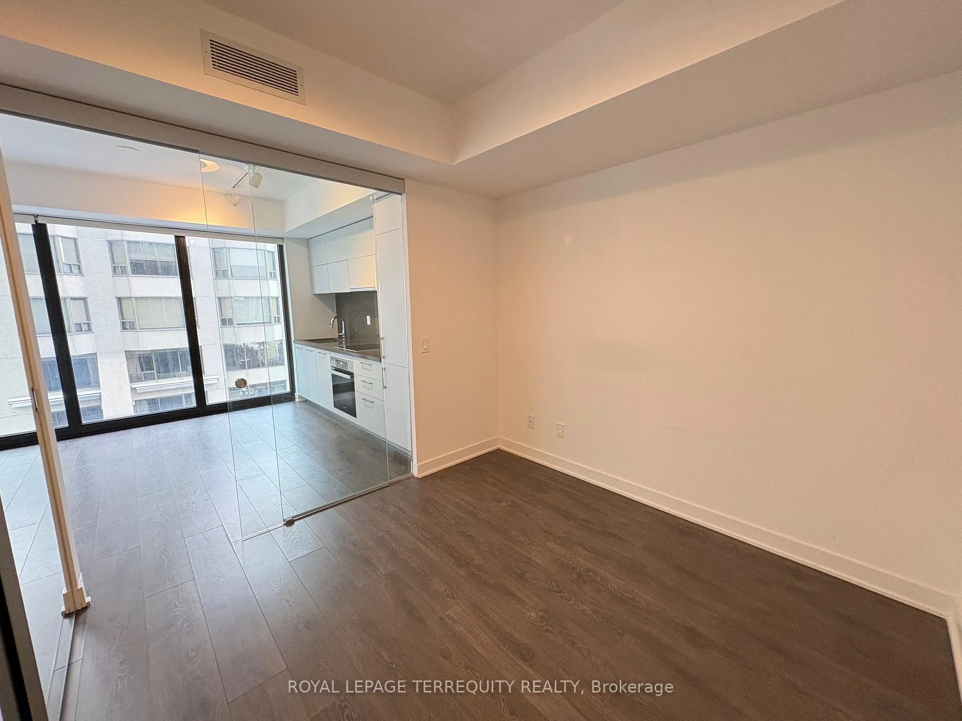 Photo 10 of Unit 1609, 188 Cumberland Street, Toronto, The Annex — HOMEH
