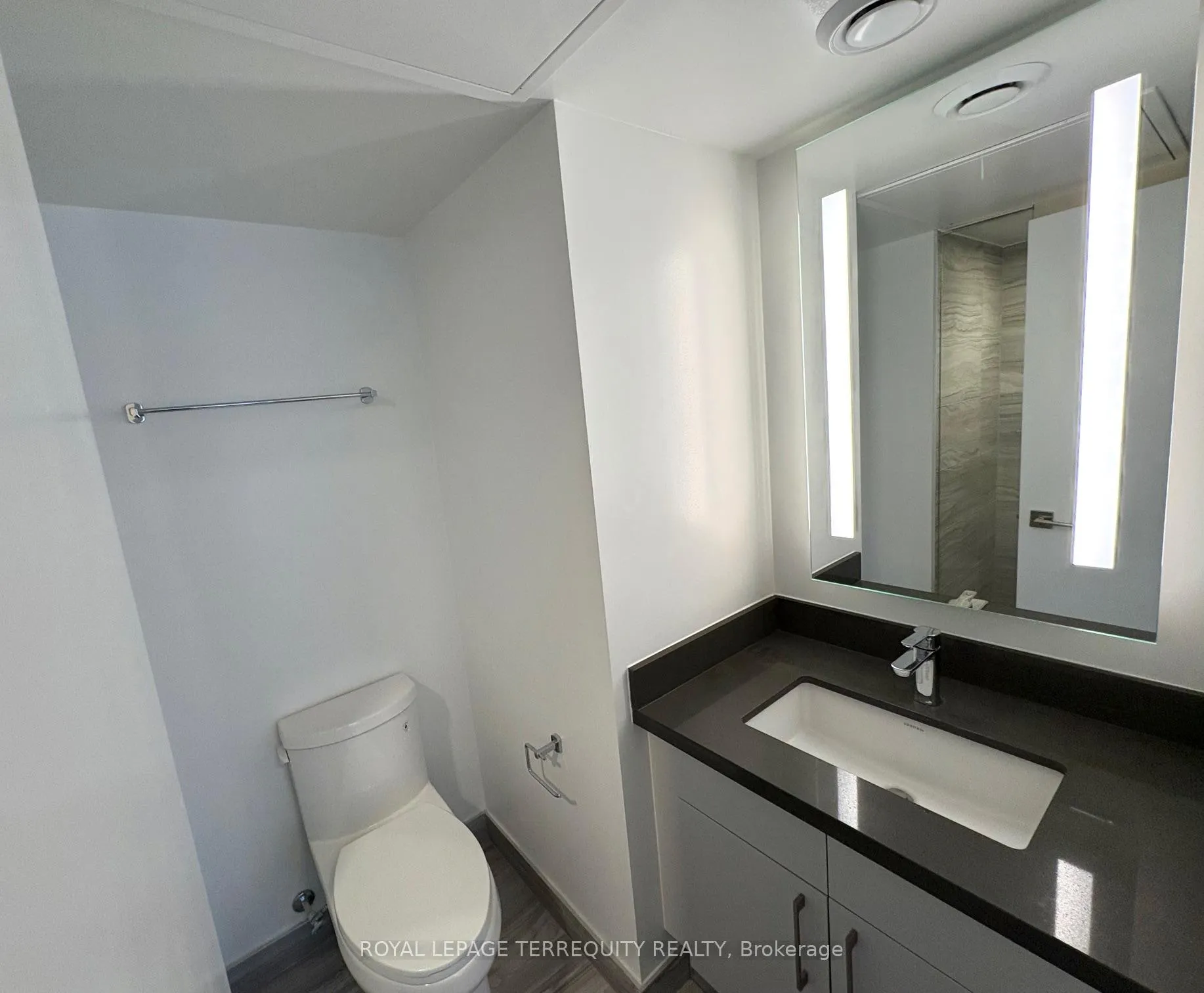 Photo 11 of Unit 1609, 188 Cumberland Street, Toronto, The Annex — HOMEH