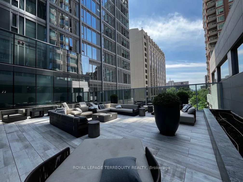 Photo 19 of Unit 1609, 188 Cumberland Street, Toronto, The Annex — HOMEH