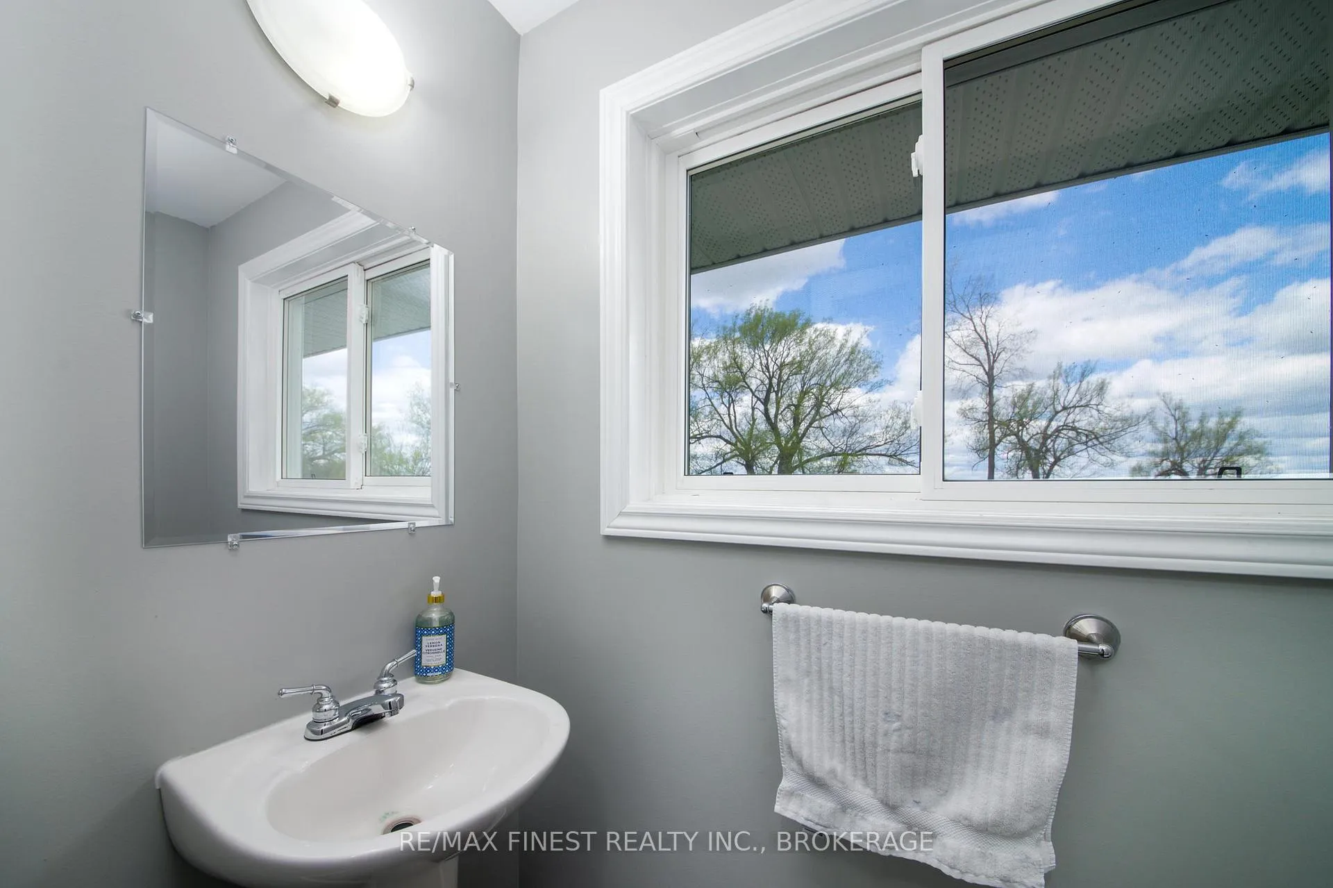 Photo 10 of 185 McDonalds Lane, Frontenac Islands, The Islands — HOMEH