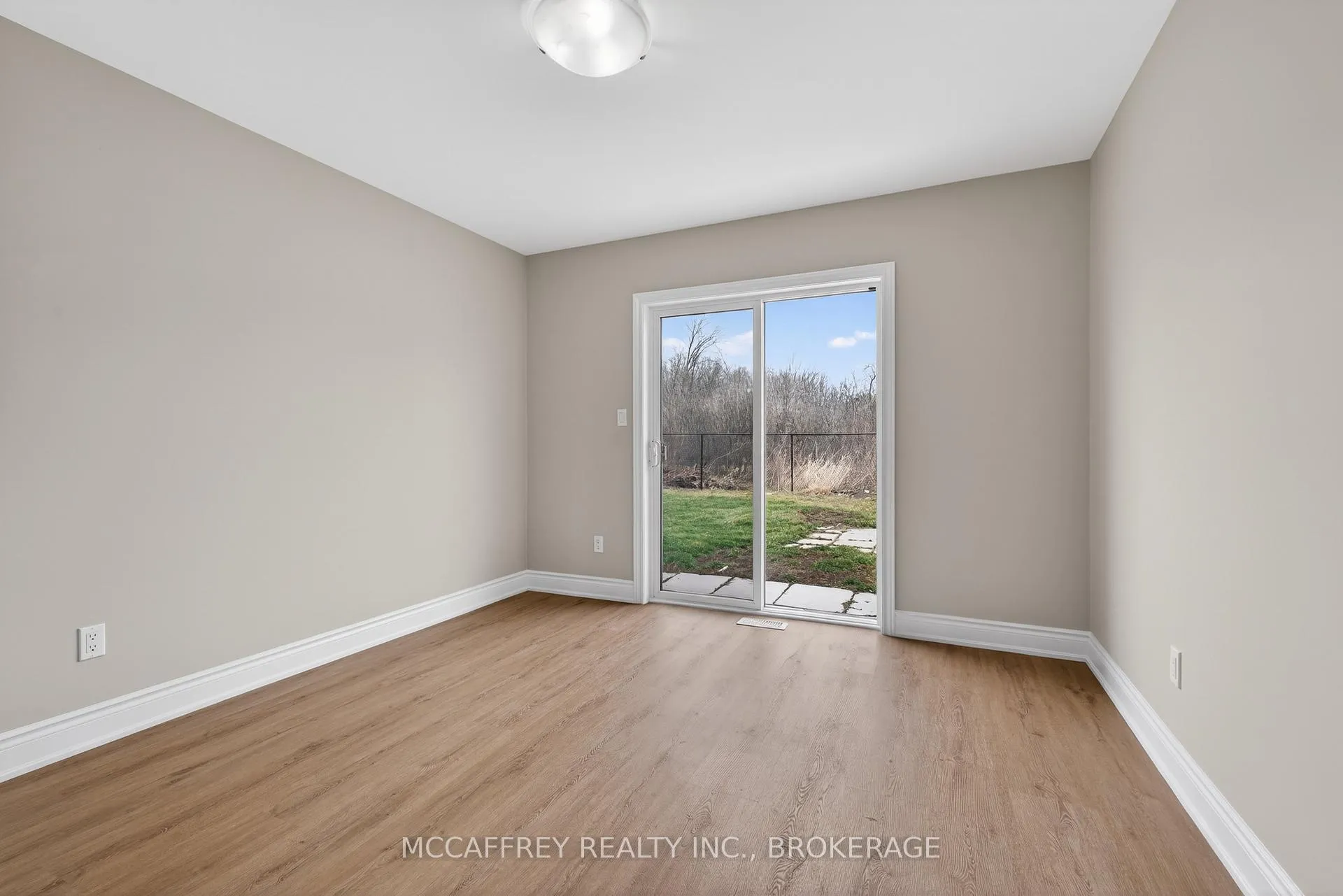 Photo 10 of 25 Kanvers Way, Greater Napanee — HOMEH