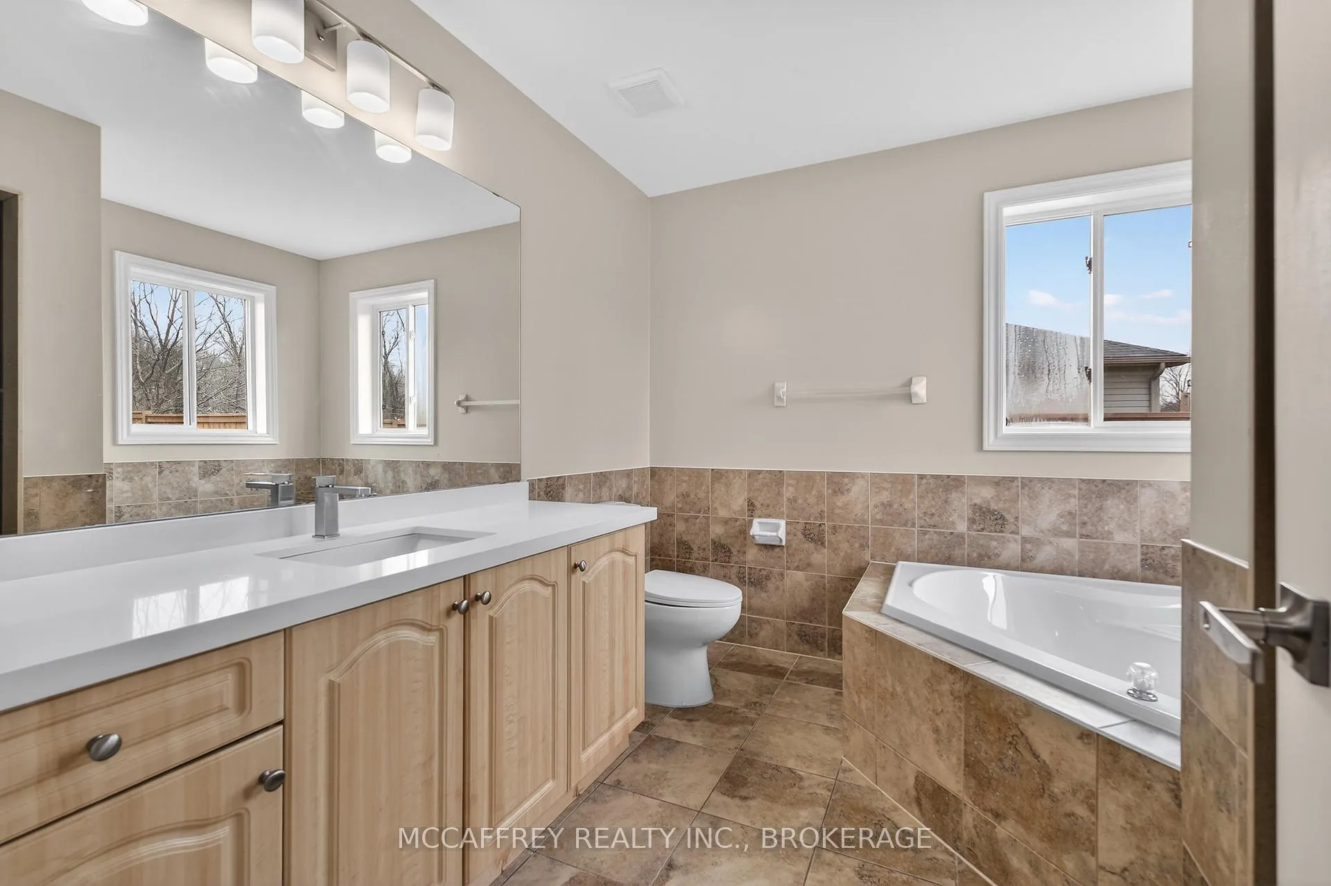 Photo 19 of 25 Kanvers Way, Greater Napanee — HOMEH
