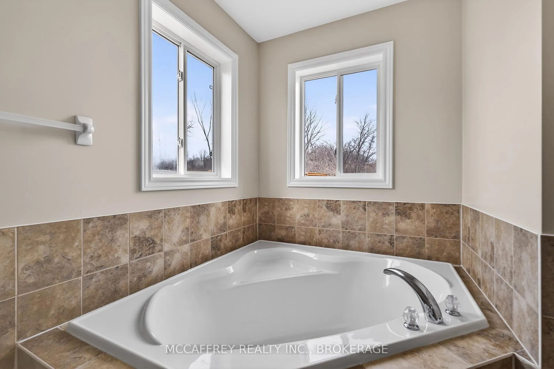 Photo 20 of 25 Kanvers Way, Greater Napanee — HOMEH