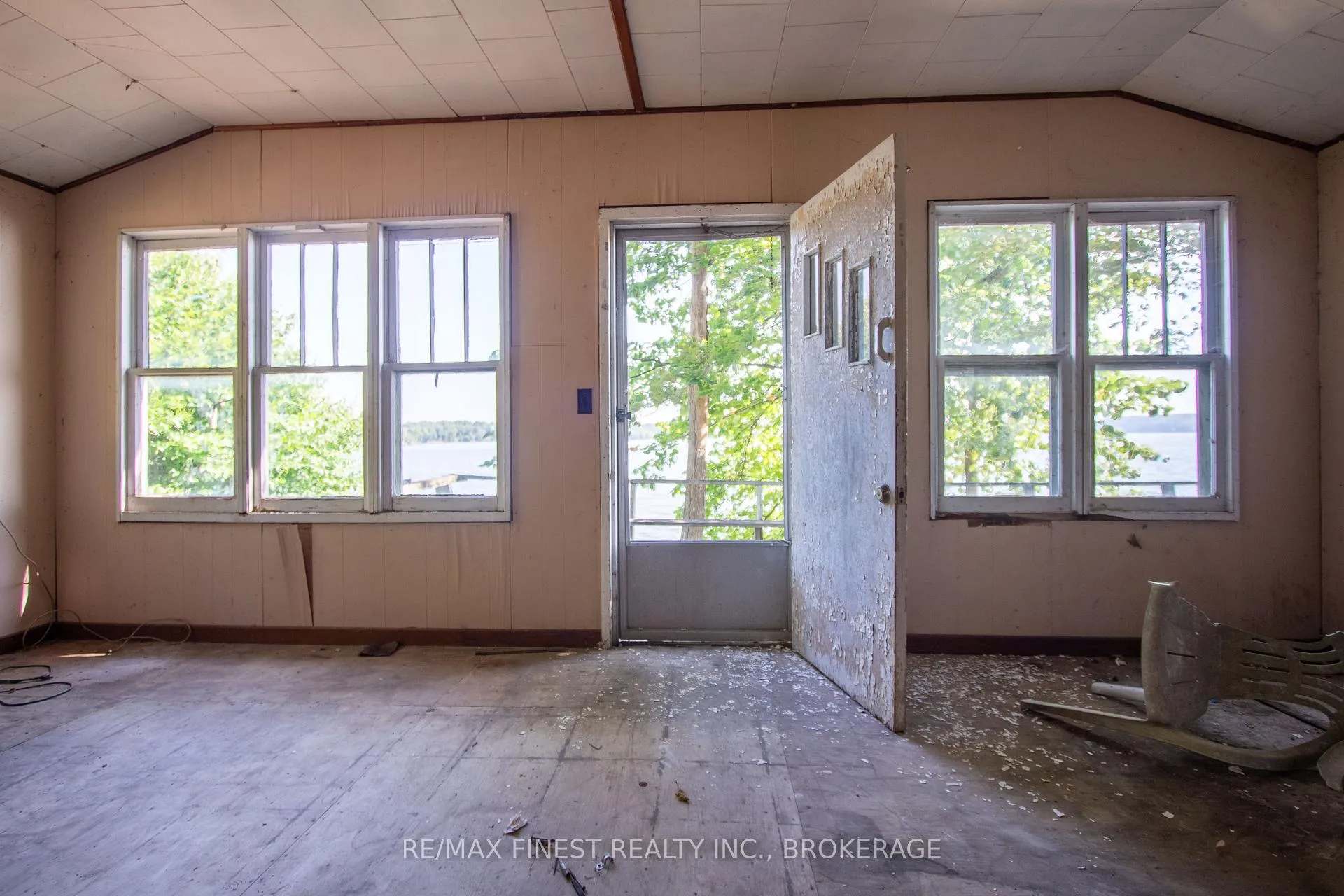 Photo 25 of 4049 Hiawatha Lane, Frontenac, Frontenac South — HOMEH