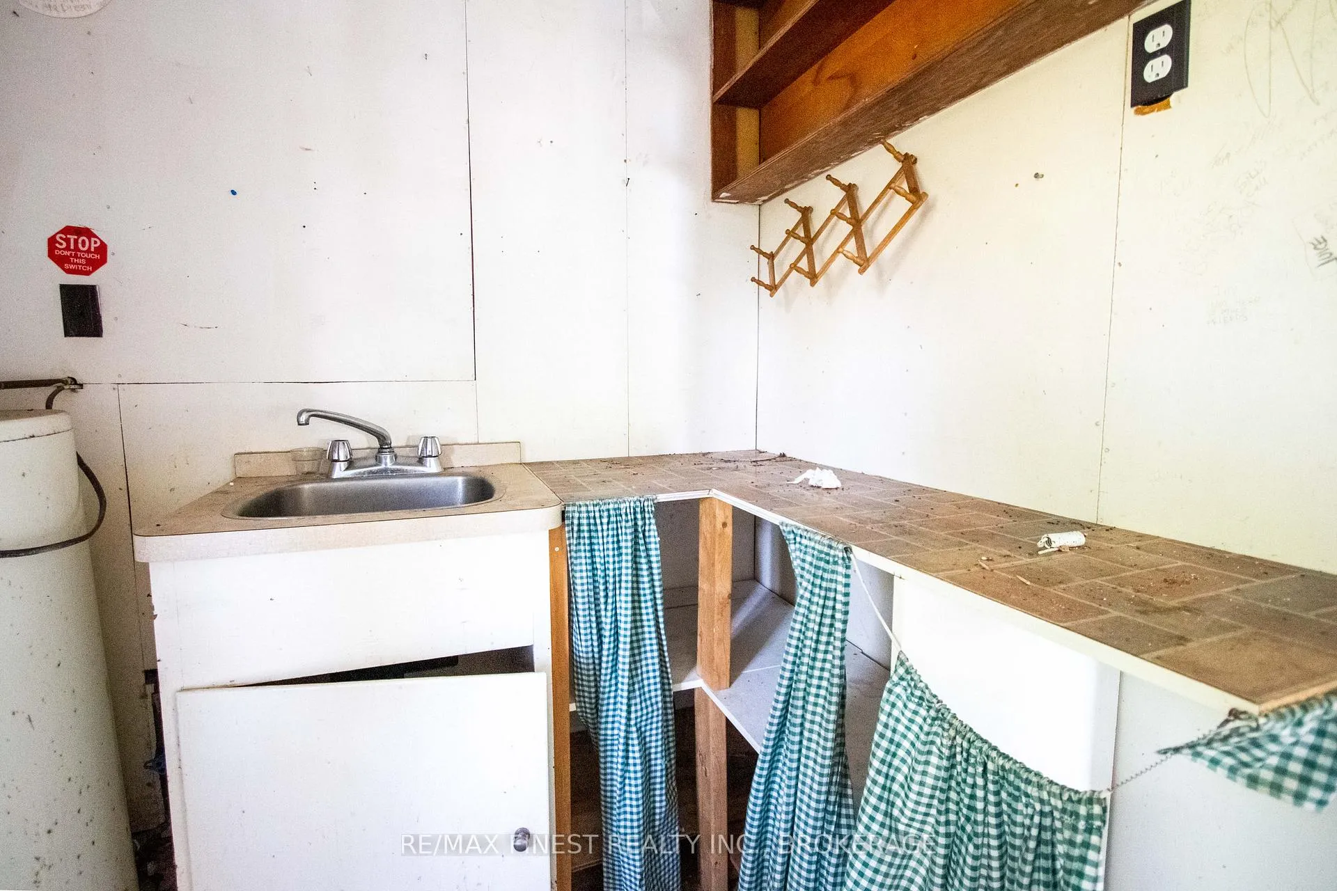 Photo 34 of 4049 Hiawatha Lane, Frontenac, Frontenac South — HOMEH