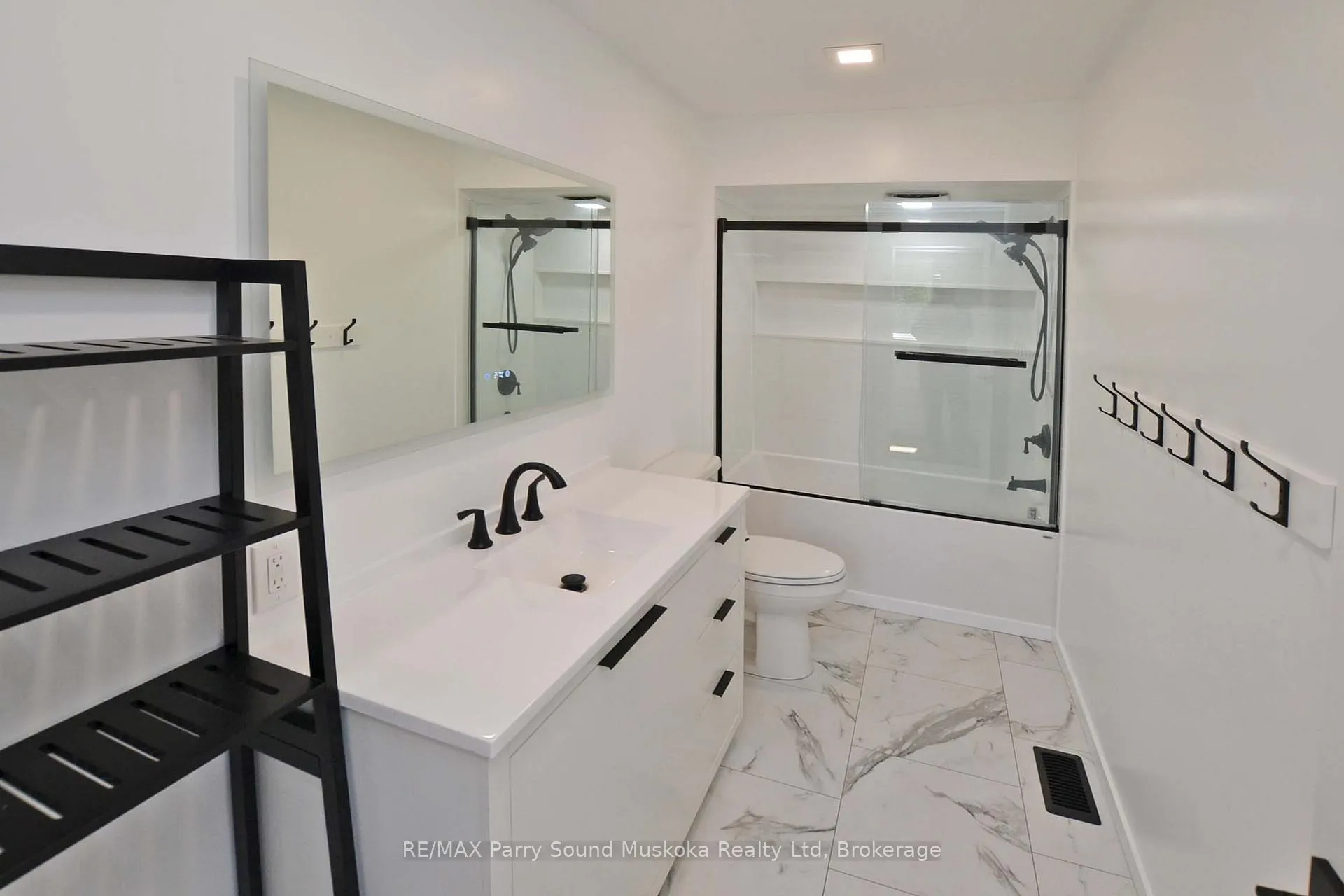 Photo 23 of 582 Turtle Lake Road, Seguin — HOMEH