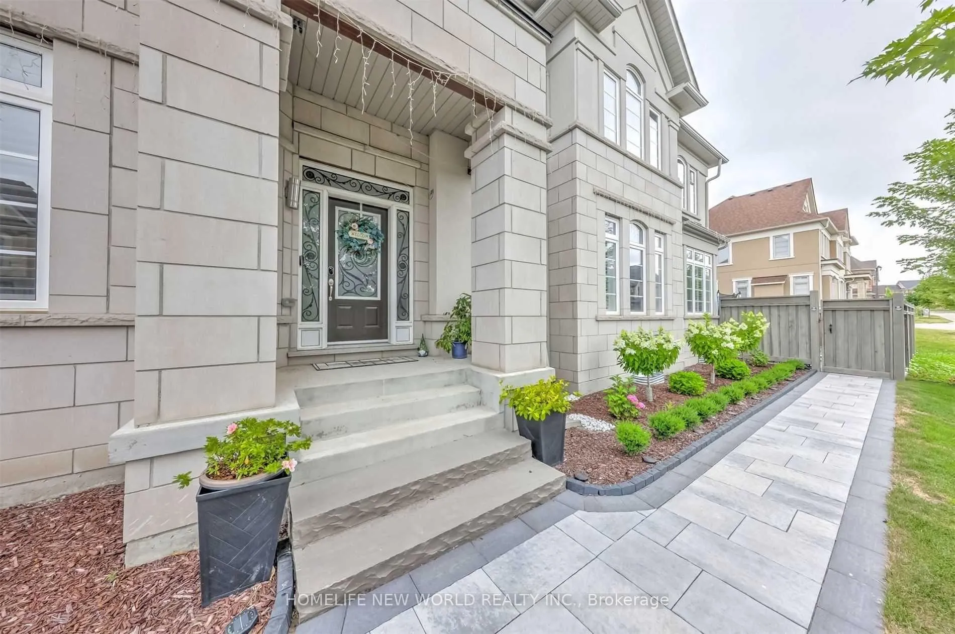 Photo 2 of 48 Roy Harper Avenue, Aurora, Rural Aurora — HOMEH