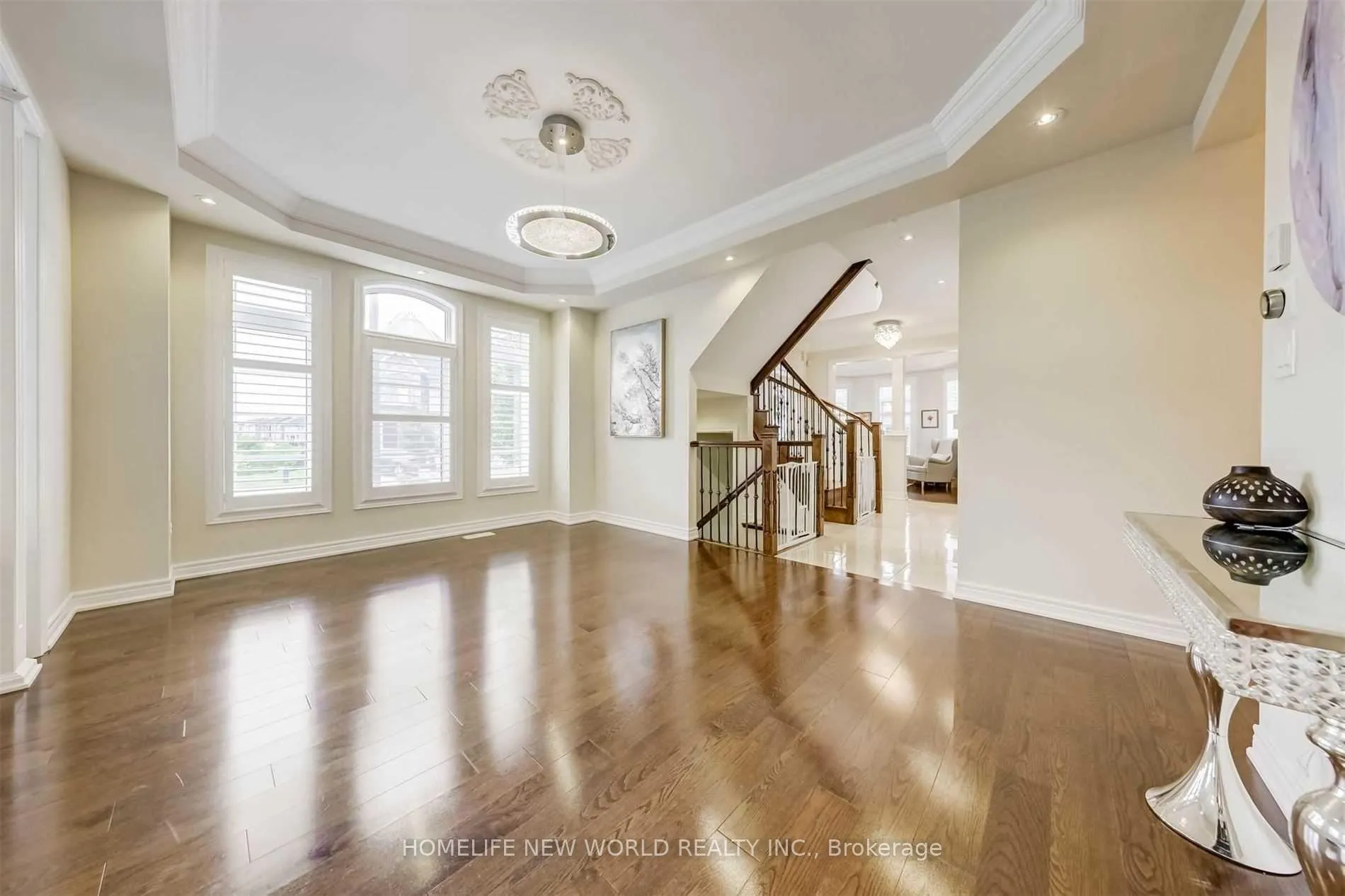 Photo 6 of 48 Roy Harper Avenue, Aurora, Rural Aurora — HOMEH
