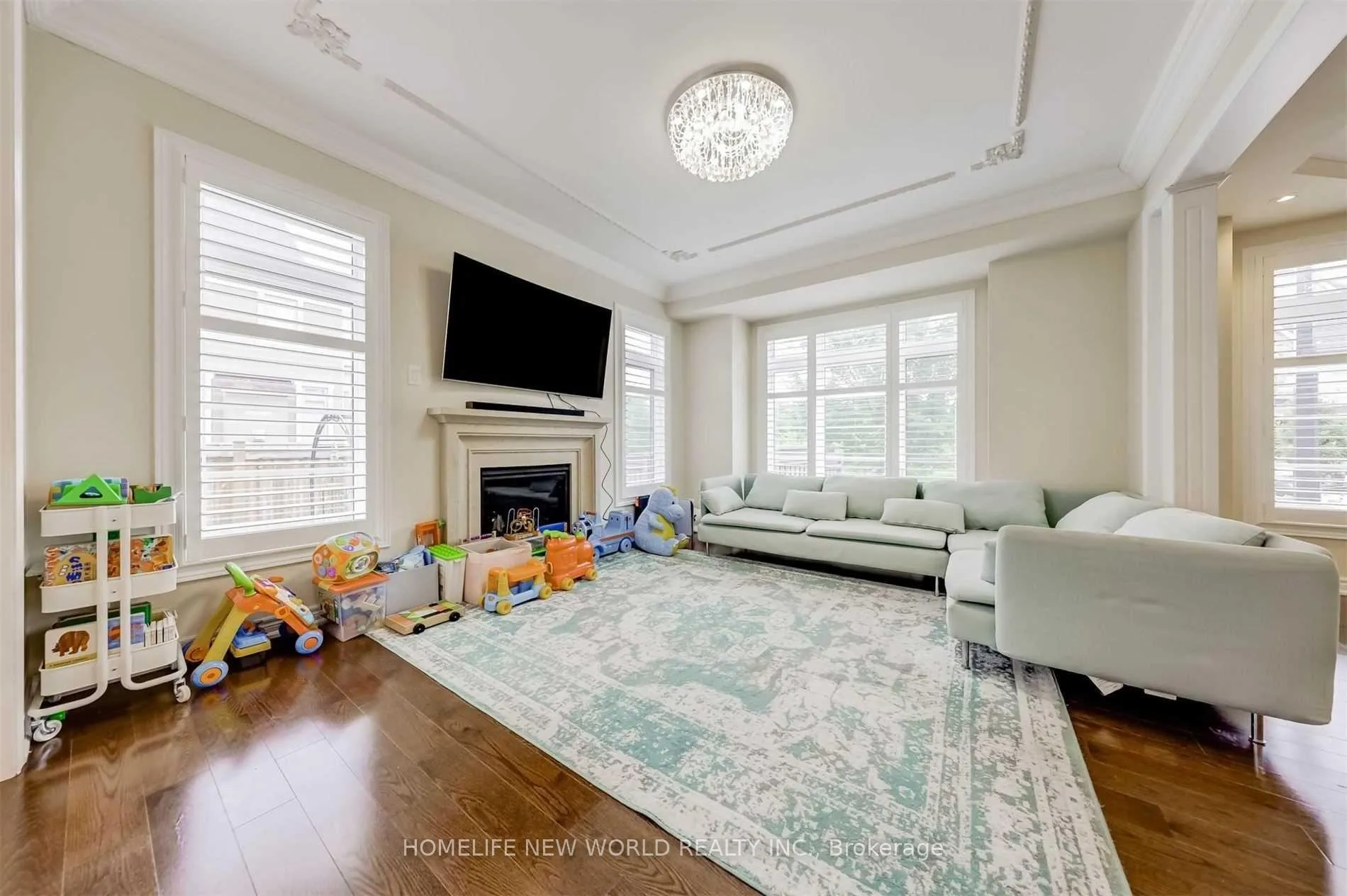 Photo 10 of 48 Roy Harper Avenue, Aurora, Rural Aurora — HOMEH