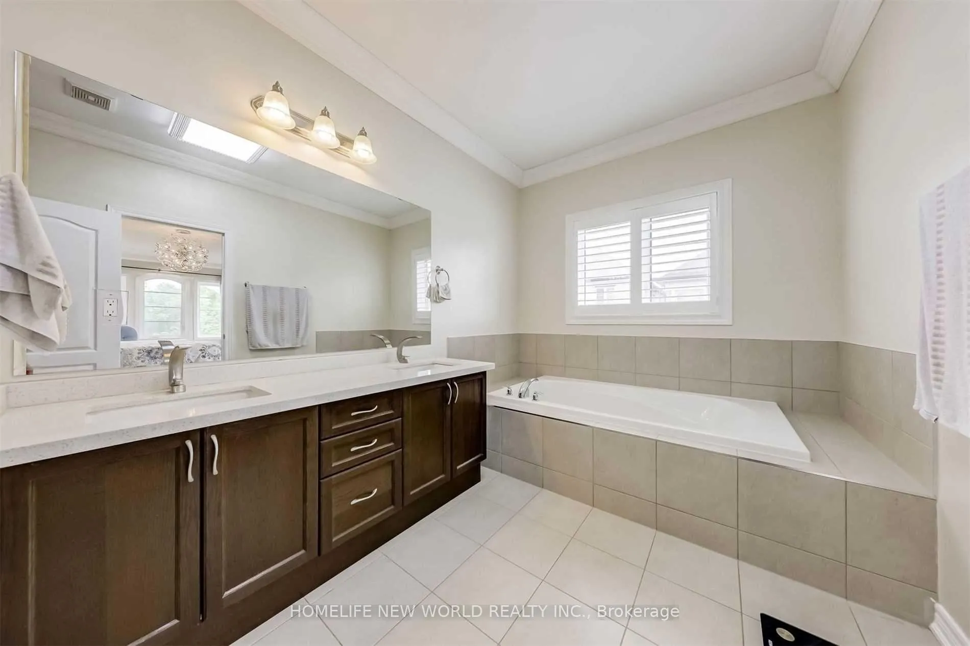 Photo 19 of 48 Roy Harper Avenue, Aurora, Rural Aurora — HOMEH