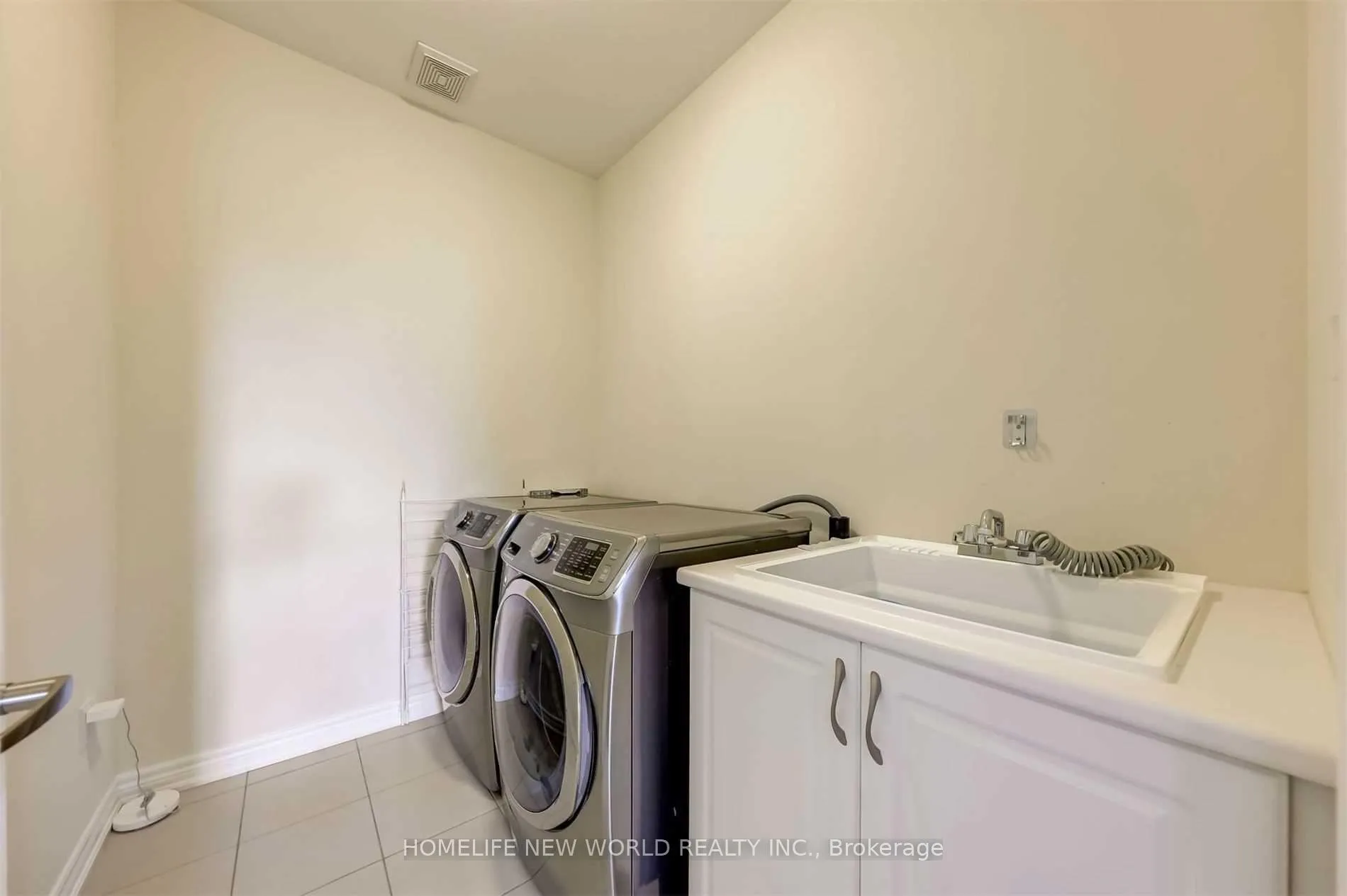 Photo 28 of 48 Roy Harper Avenue, Aurora, Rural Aurora — HOMEH