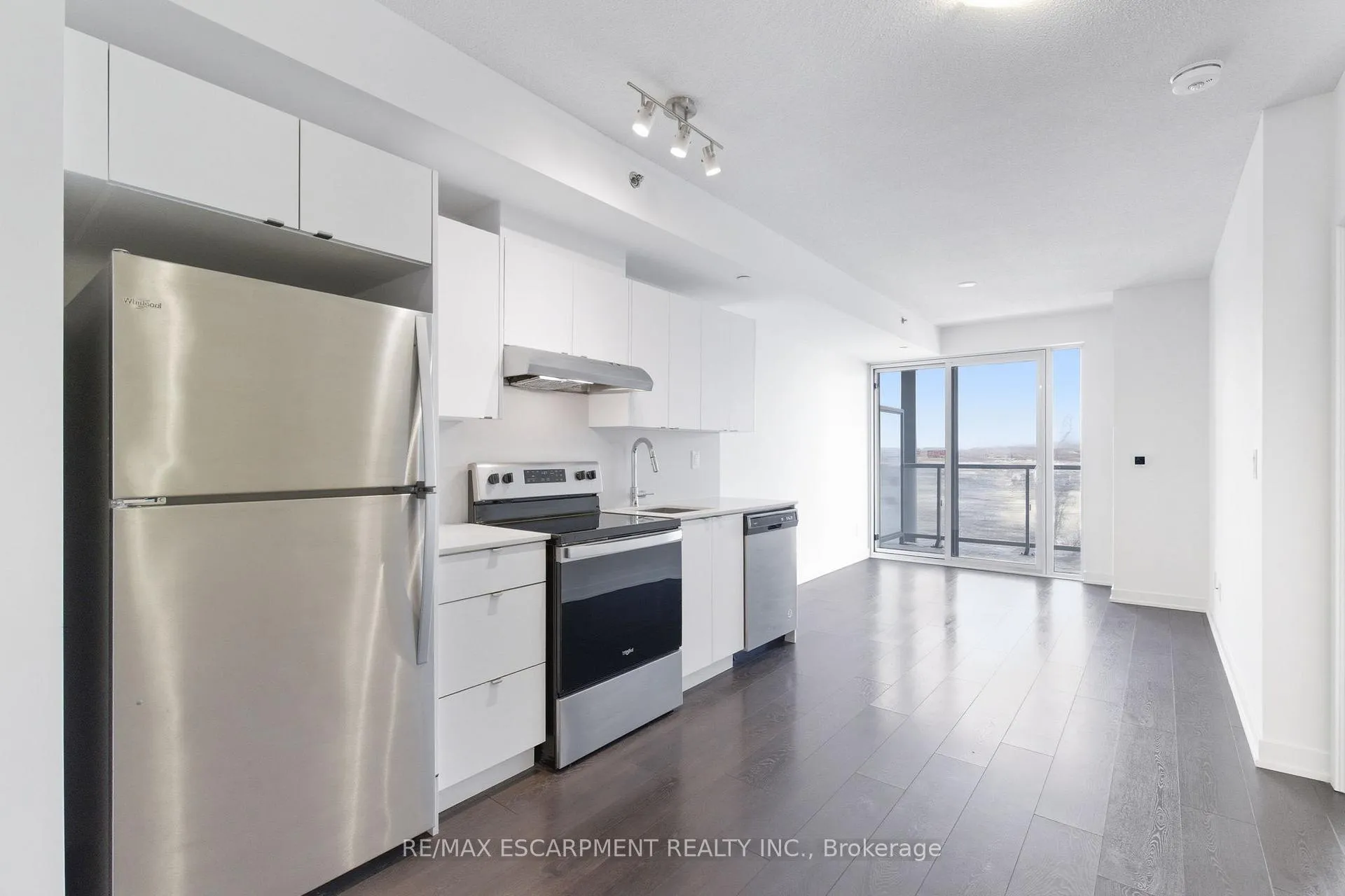 Photo 8 of Unit B706, 3200 Dakota Common, Burlington, Alton — HOMEH