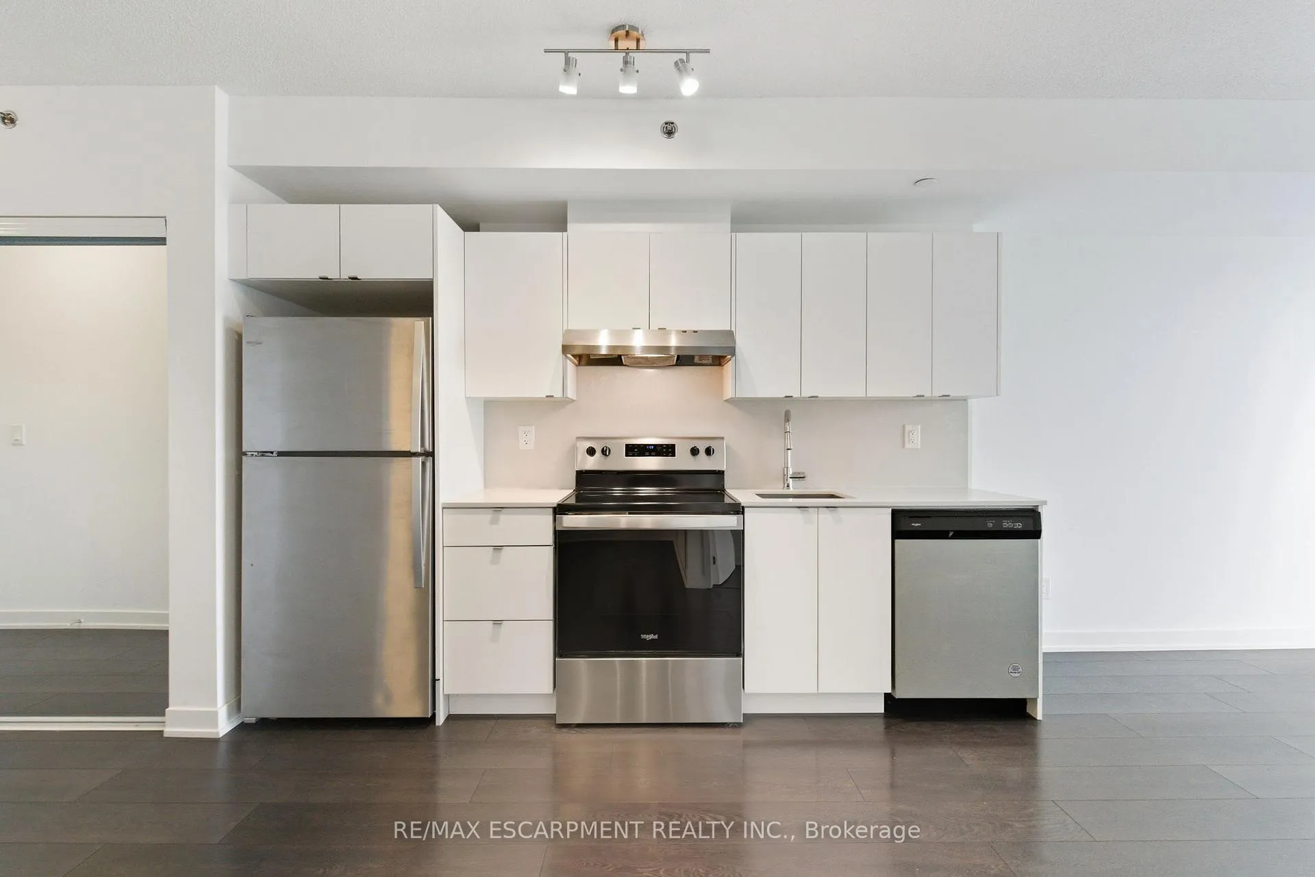 Photo 9 of Unit B706, 3200 Dakota Common, Burlington, Alton — HOMEH