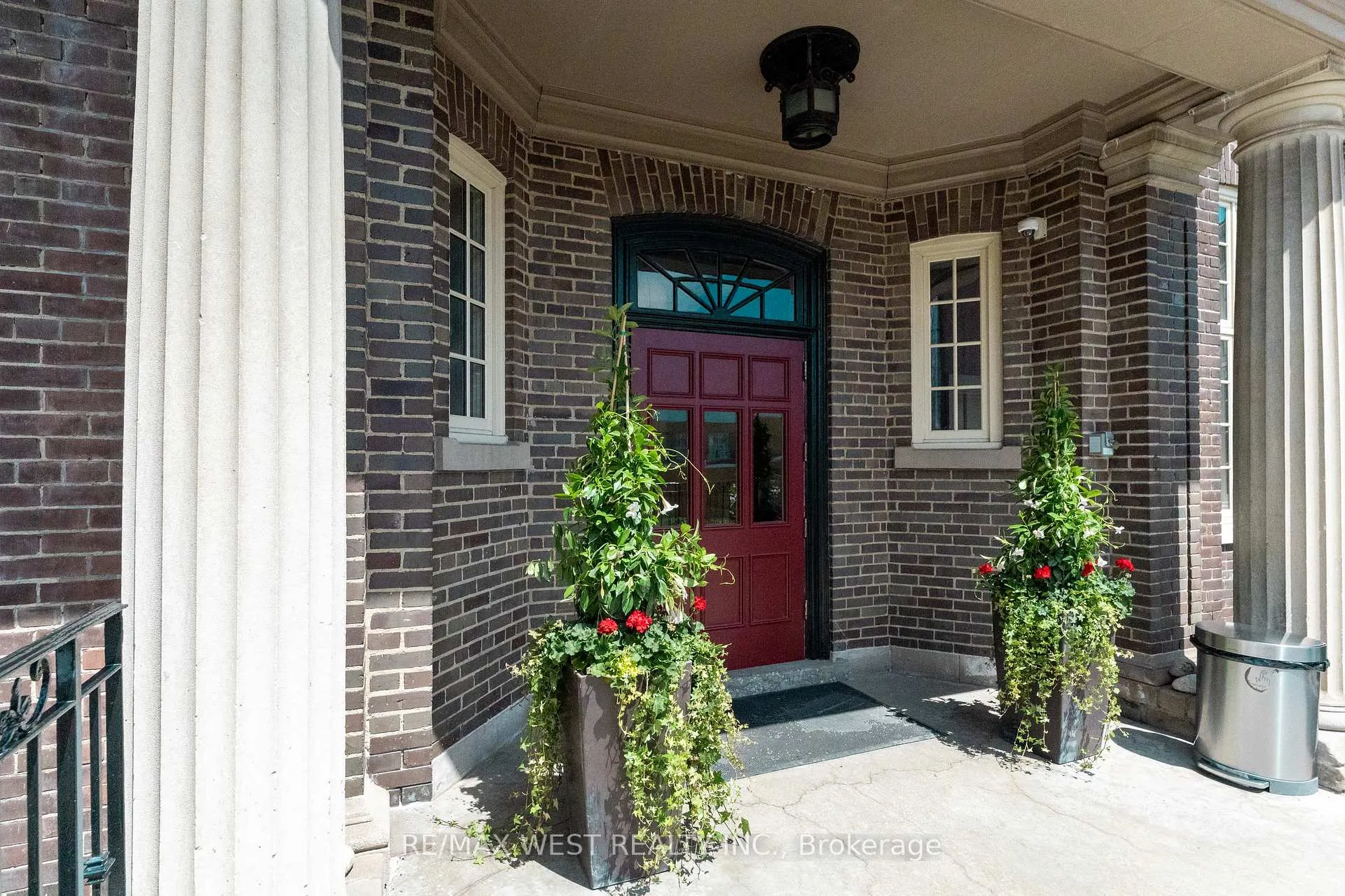 Photo 5 of Unit 208, 1111 Avenue Road, Toronto, Yonge-Eglinton — HOMEH