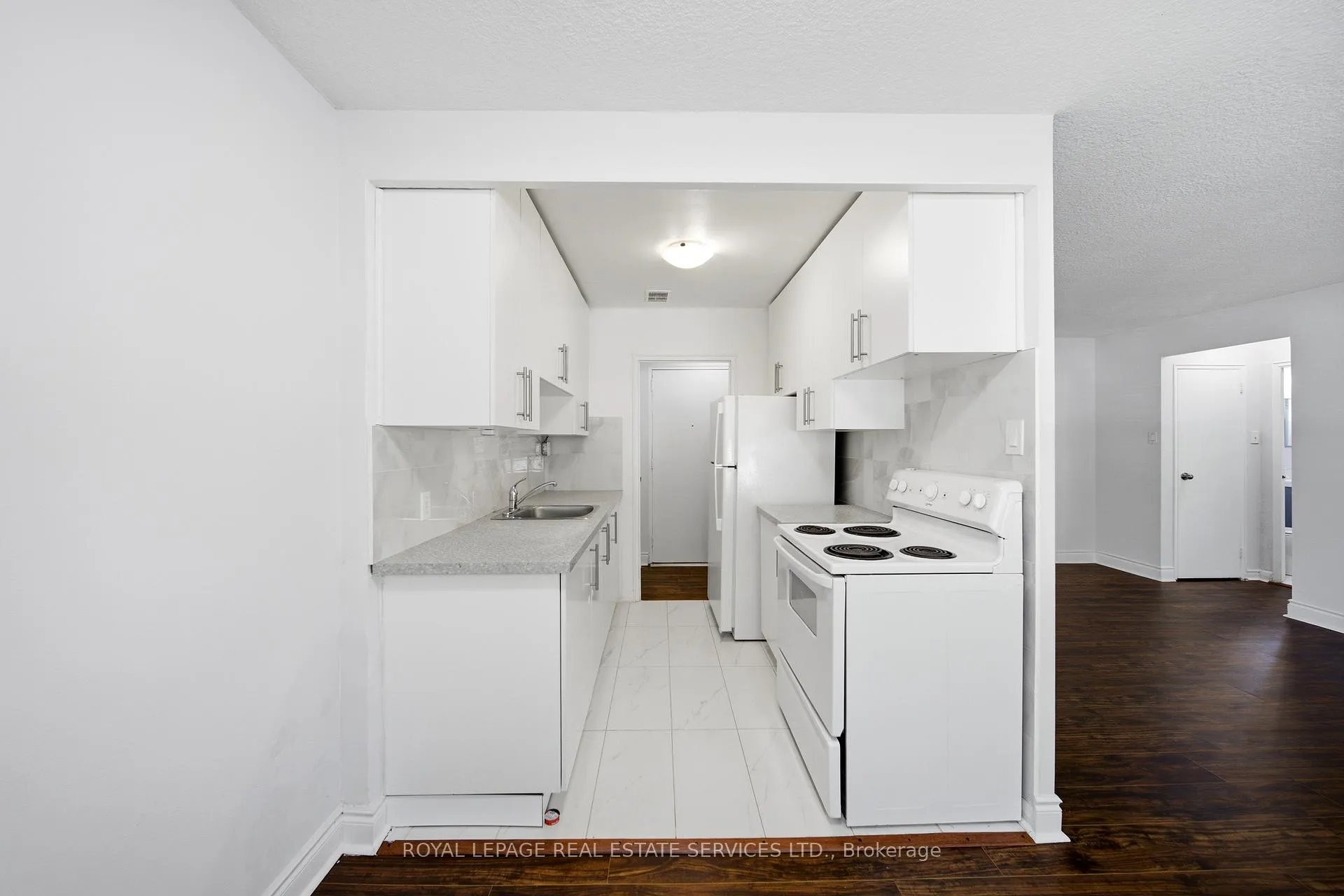 Photo 11 of Unit 107, 177 Stephen Drive, Etobicoke, Stonegate-Queensway — HOMEH