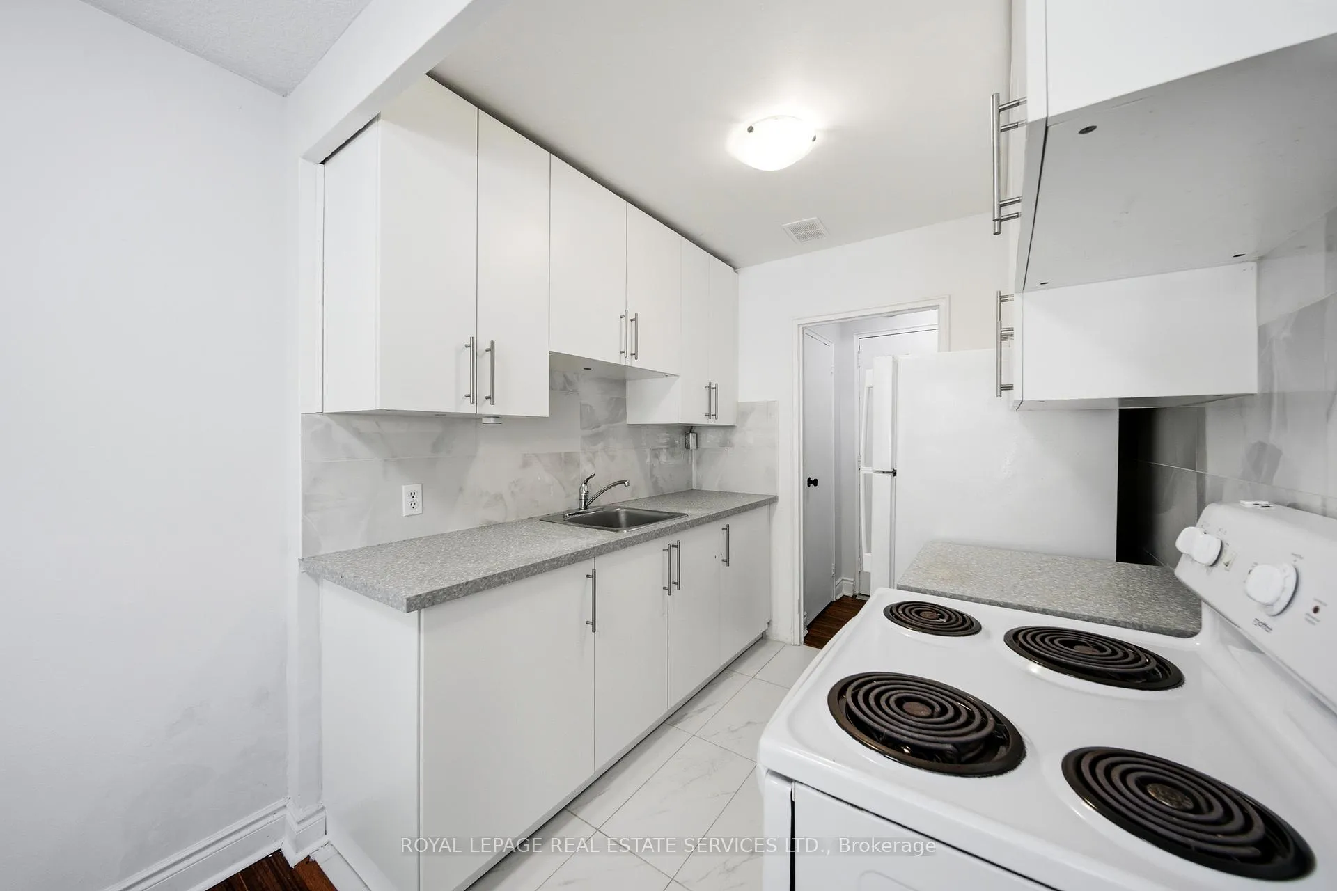 Photo 12 of Unit 107, 177 Stephen Drive, Etobicoke, Stonegate-Queensway — HOMEH