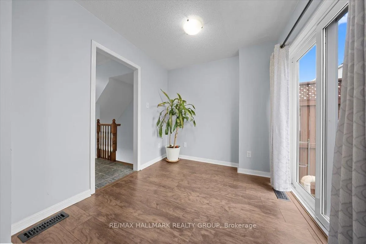 Photo 5 of 703 Sanibel Private, Ottawa, Westcliffe Estates — HOMEH