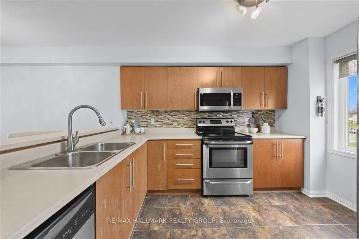 Photo 9 of 703 Sanibel Private, Ottawa, Westcliffe Estates — HOMEH
