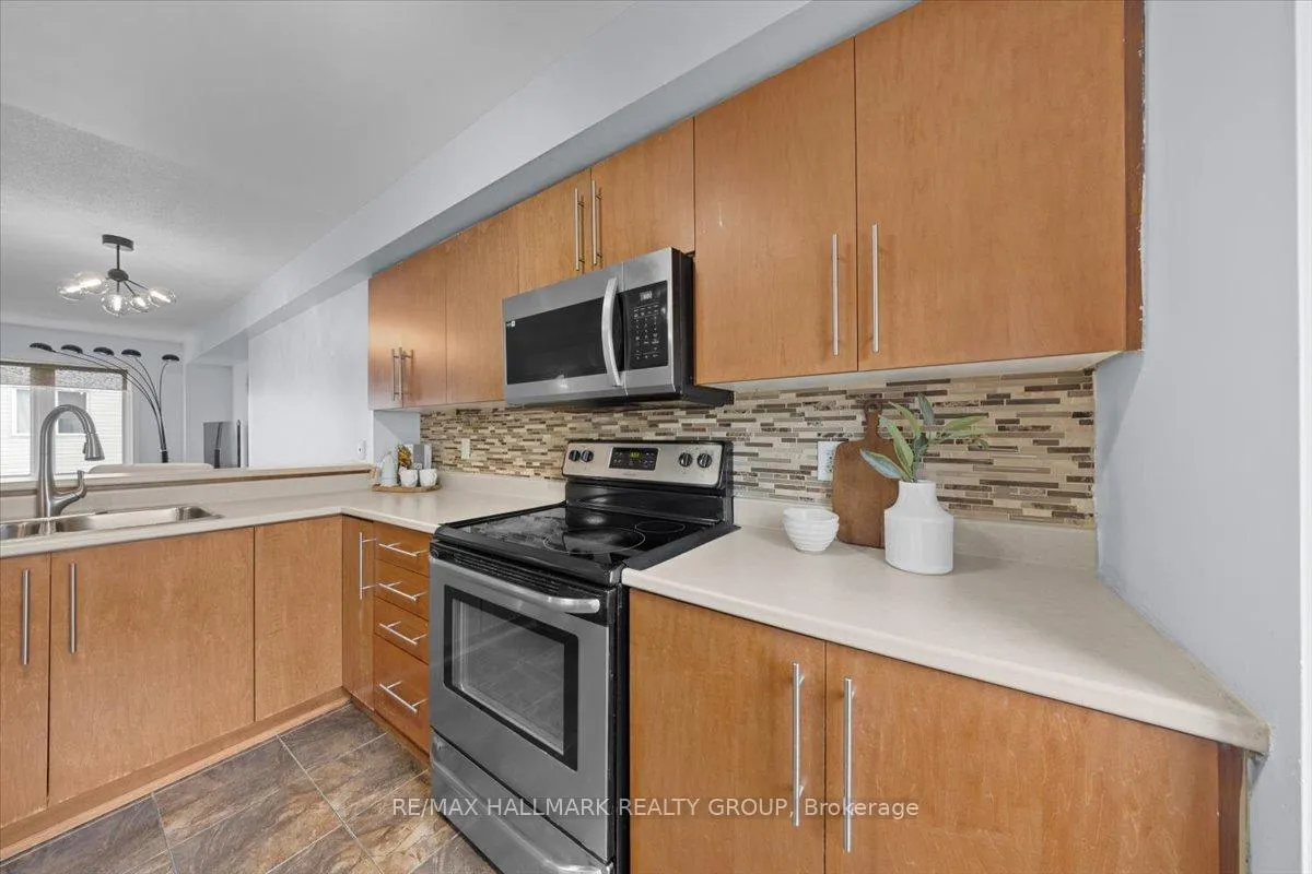 Photo 10 of 703 Sanibel Private, Ottawa, Westcliffe Estates — HOMEH