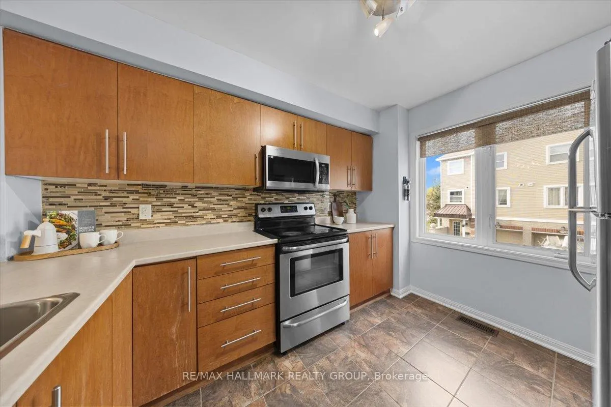 Photo 11 of 703 Sanibel Private, Ottawa, Westcliffe Estates — HOMEH