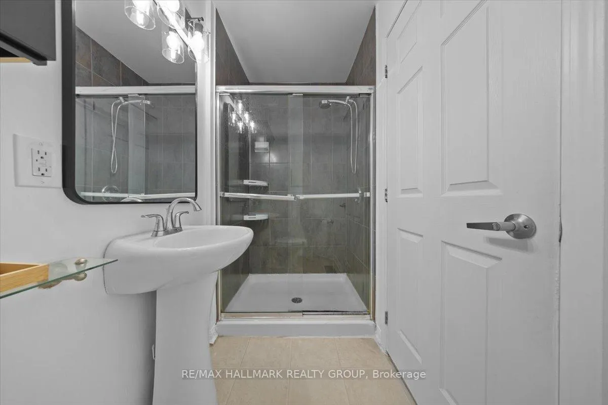 Photo 18 of 703 Sanibel Private, Ottawa, Westcliffe Estates — HOMEH