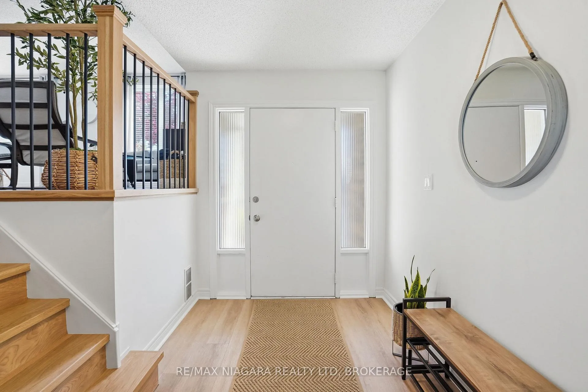 Photo 4 of 129 Elma Street, St. Catharines, Lakeport — HOMEH