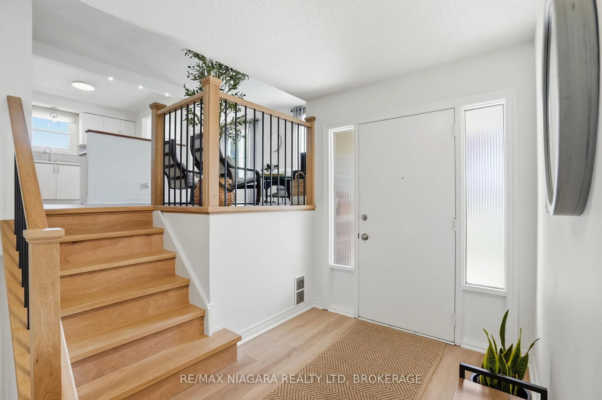Photo 5 of 129 Elma Street, St. Catharines, Lakeport — HOMEH