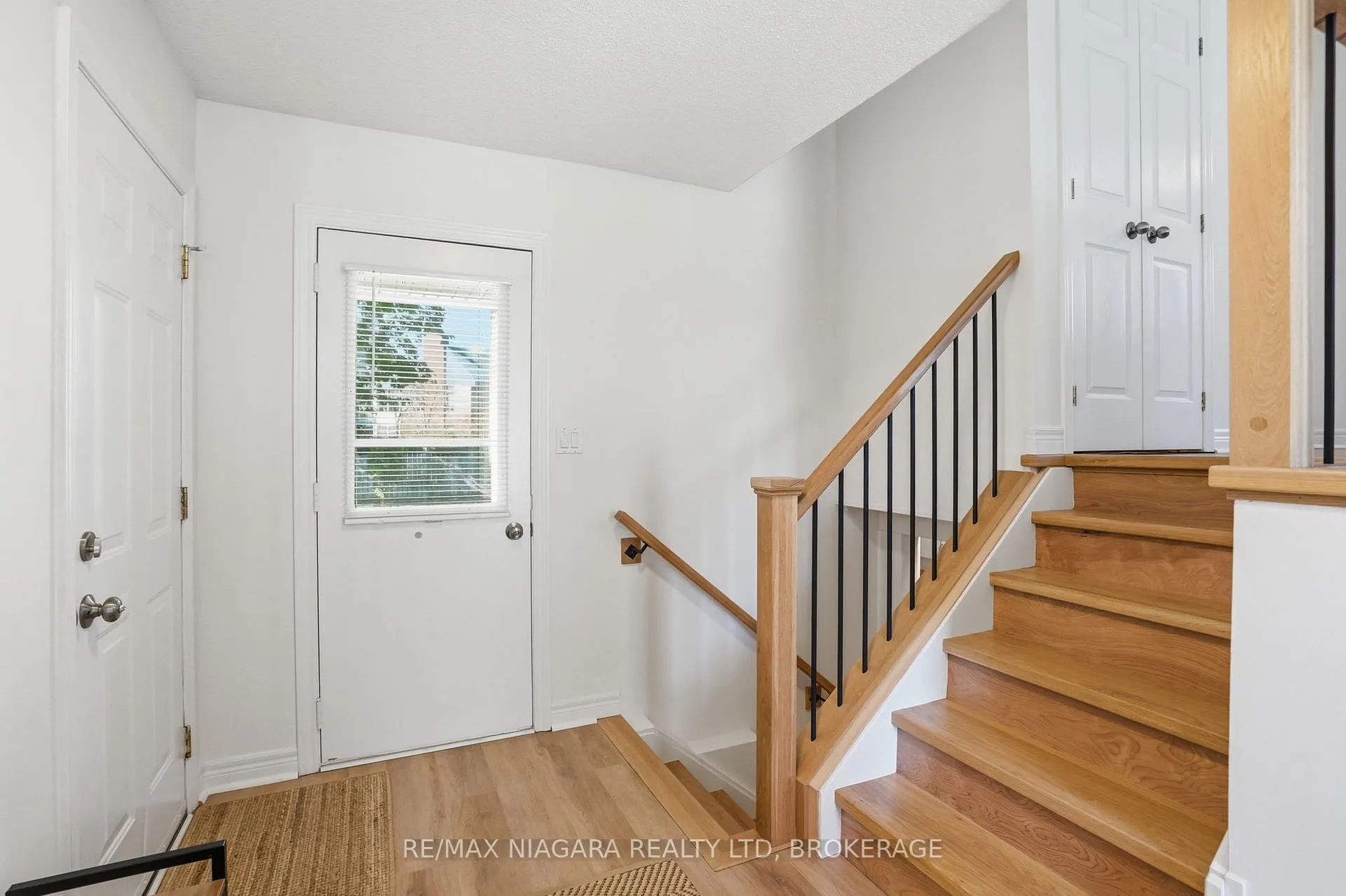Photo 7 of 129 Elma Street, St. Catharines, Lakeport — HOMEH