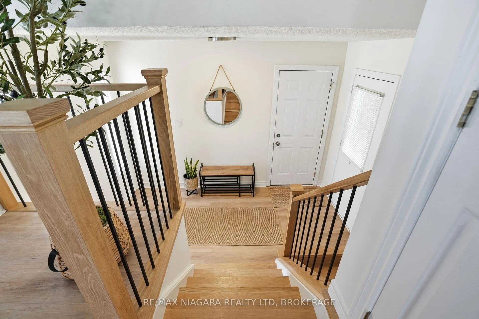 Photo 8 of 129 Elma Street, St. Catharines, Lakeport — HOMEH