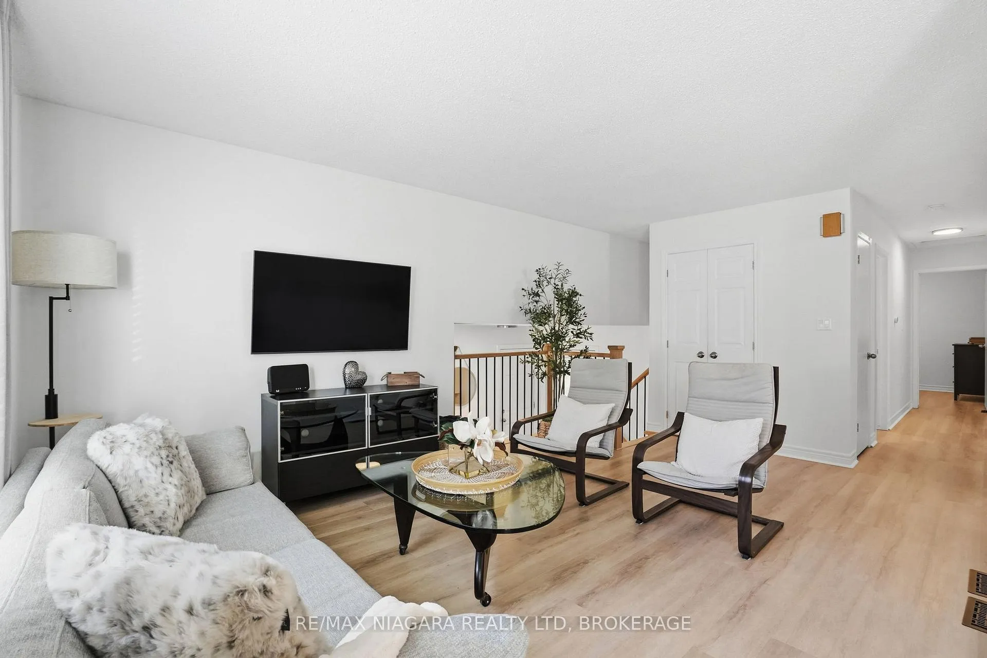 Photo 11 of 129 Elma Street, St. Catharines, Lakeport — HOMEH
