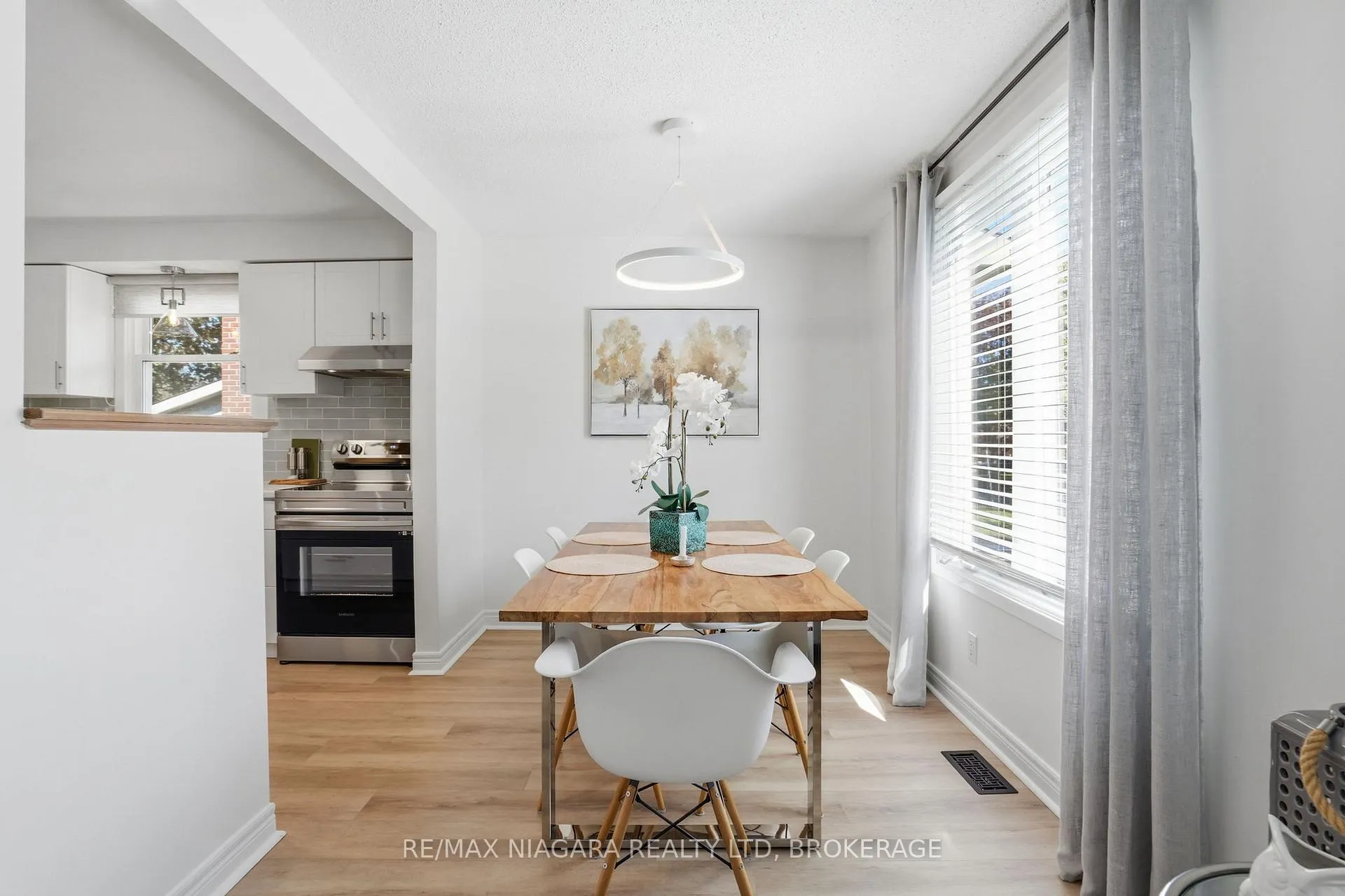 Photo 13 of 129 Elma Street, St. Catharines, Lakeport — HOMEH