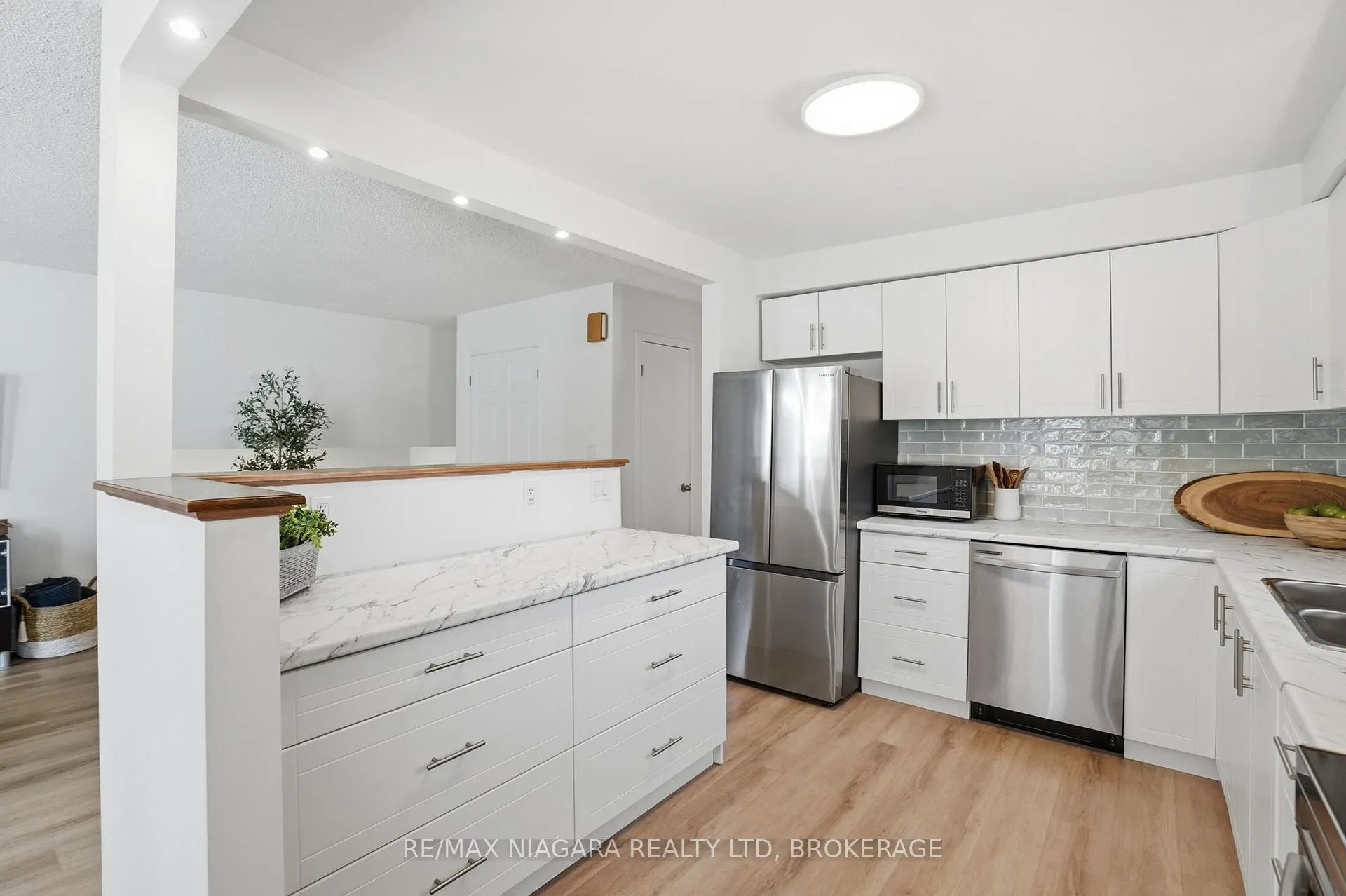Photo 15 of 129 Elma Street, St. Catharines, Lakeport — HOMEH