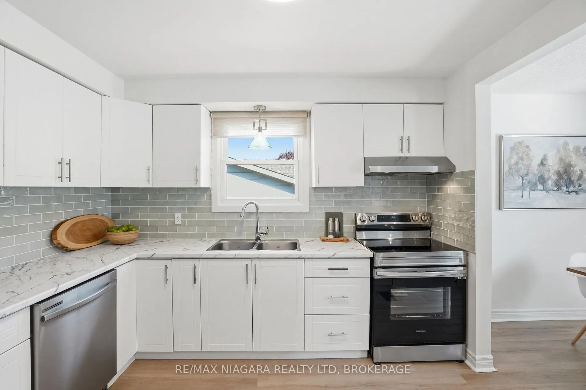 Photo 18 of 129 Elma Street, St. Catharines, Lakeport — HOMEH
