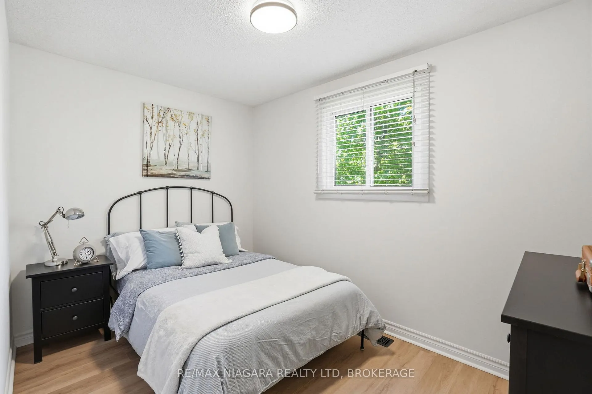 Photo 23 of 129 Elma Street, St. Catharines, Lakeport — HOMEH