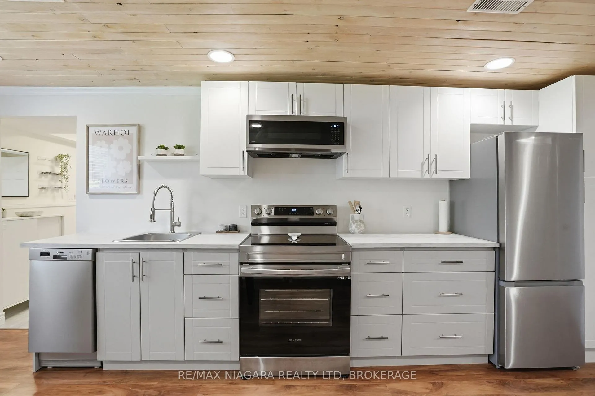 Photo 35 of 129 Elma Street, St. Catharines, Lakeport — HOMEH