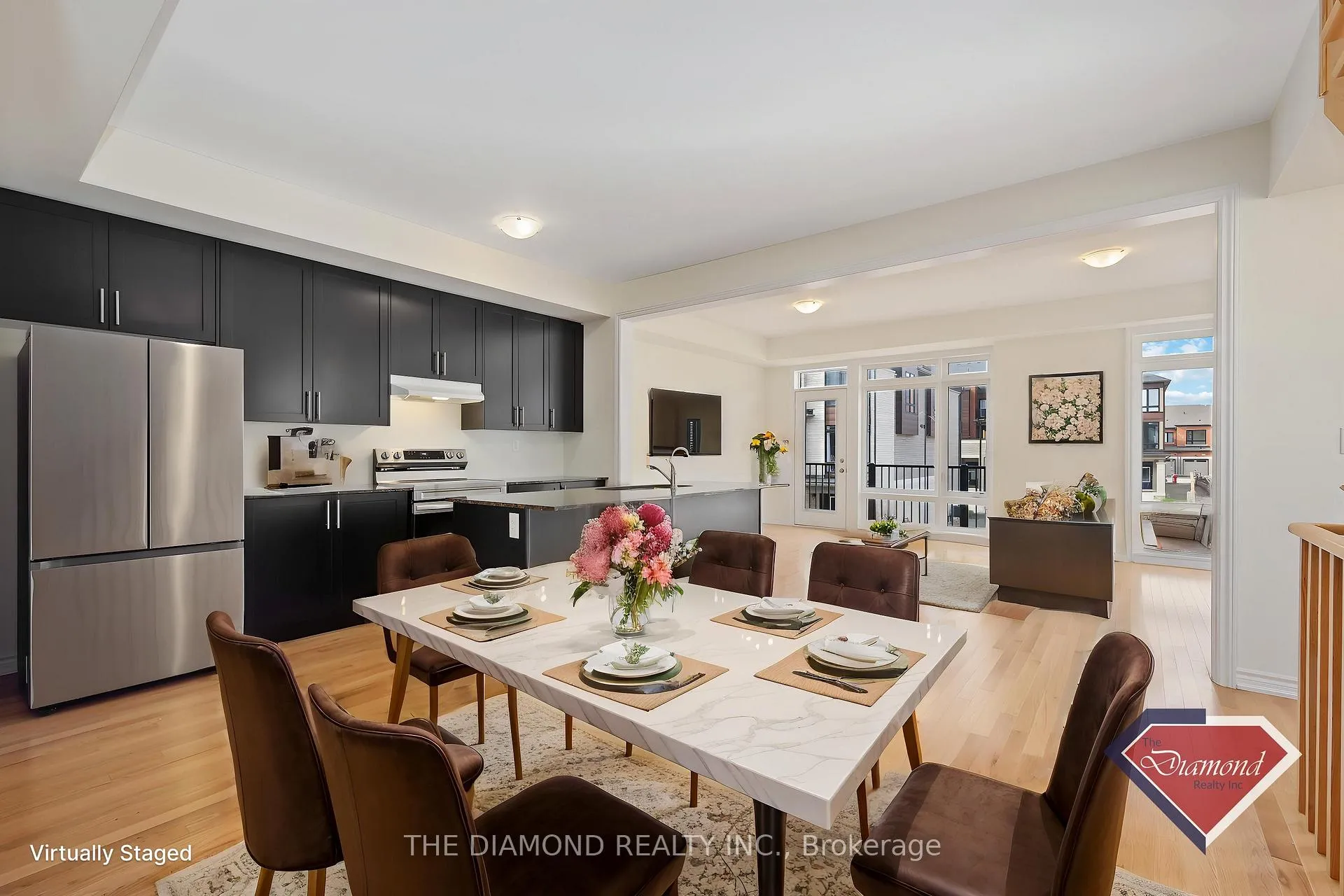 Photo 8 of 27 Gunton Street, Aurora, Bayview Northeast — HOMEH