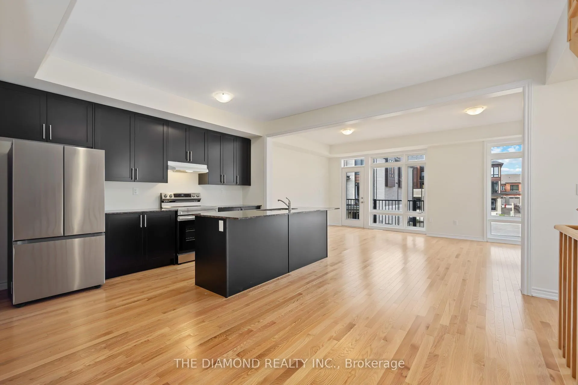 Photo 9 of 27 Gunton Street, Aurora, Bayview Northeast — HOMEH
