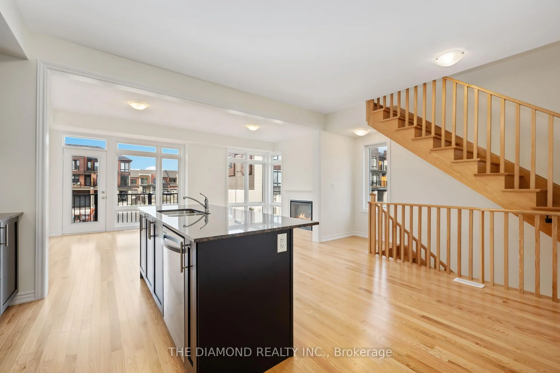 Photo 11 of 27 Gunton Street, Aurora, Bayview Northeast — HOMEH