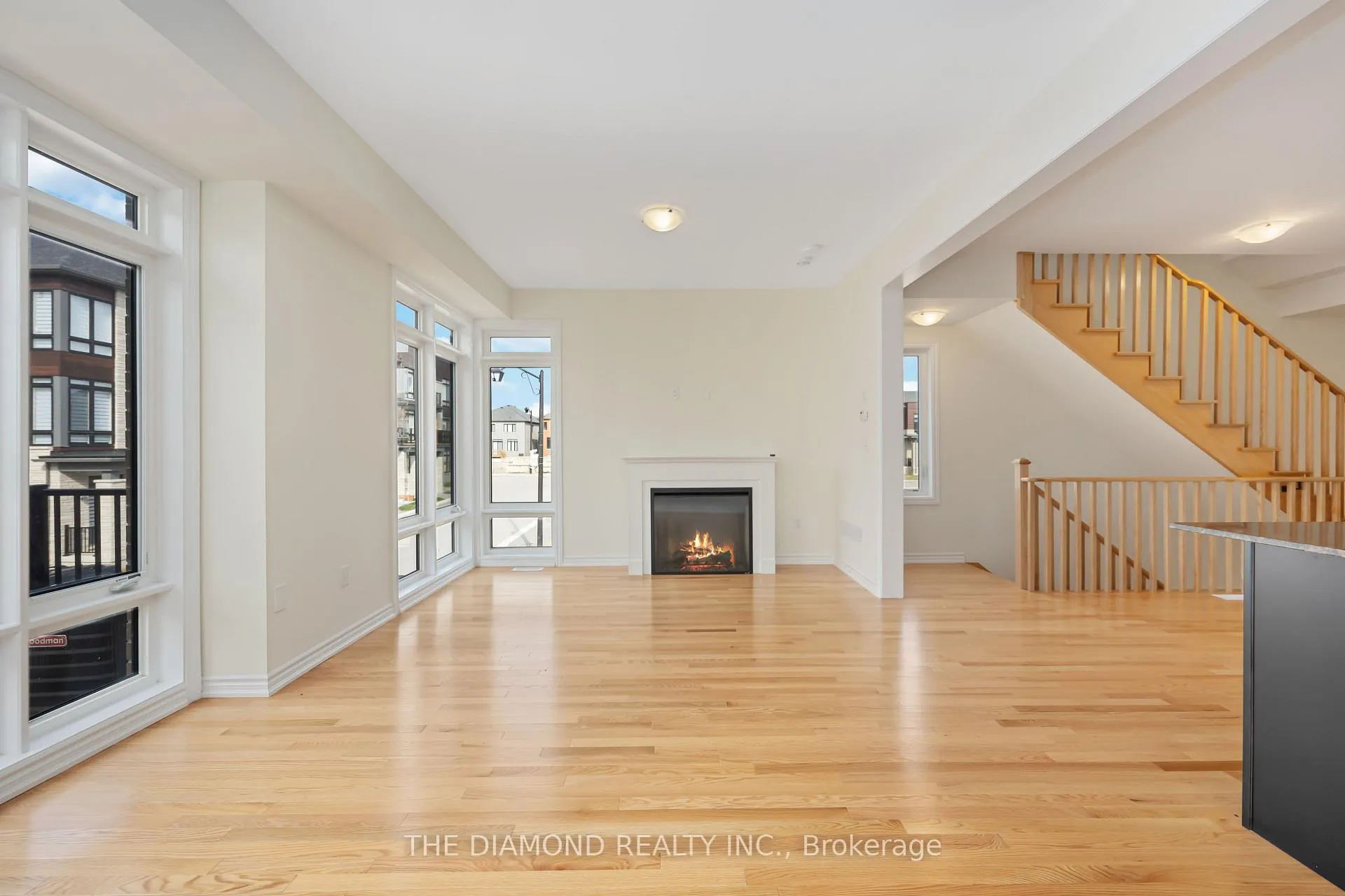 Photo 15 of 27 Gunton Street, Aurora, Bayview Northeast — HOMEH